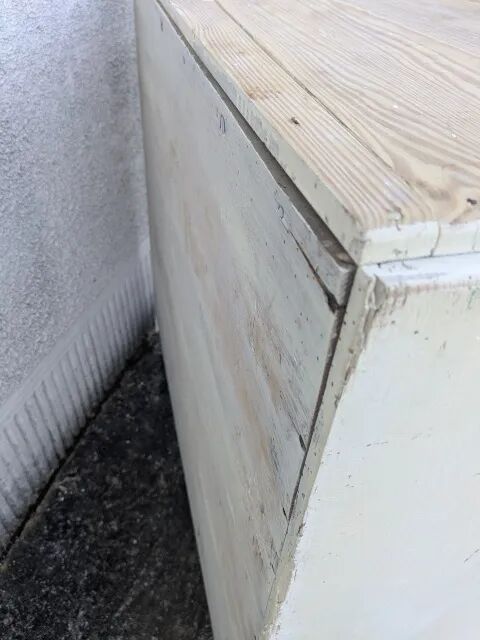 Buffet vintage white