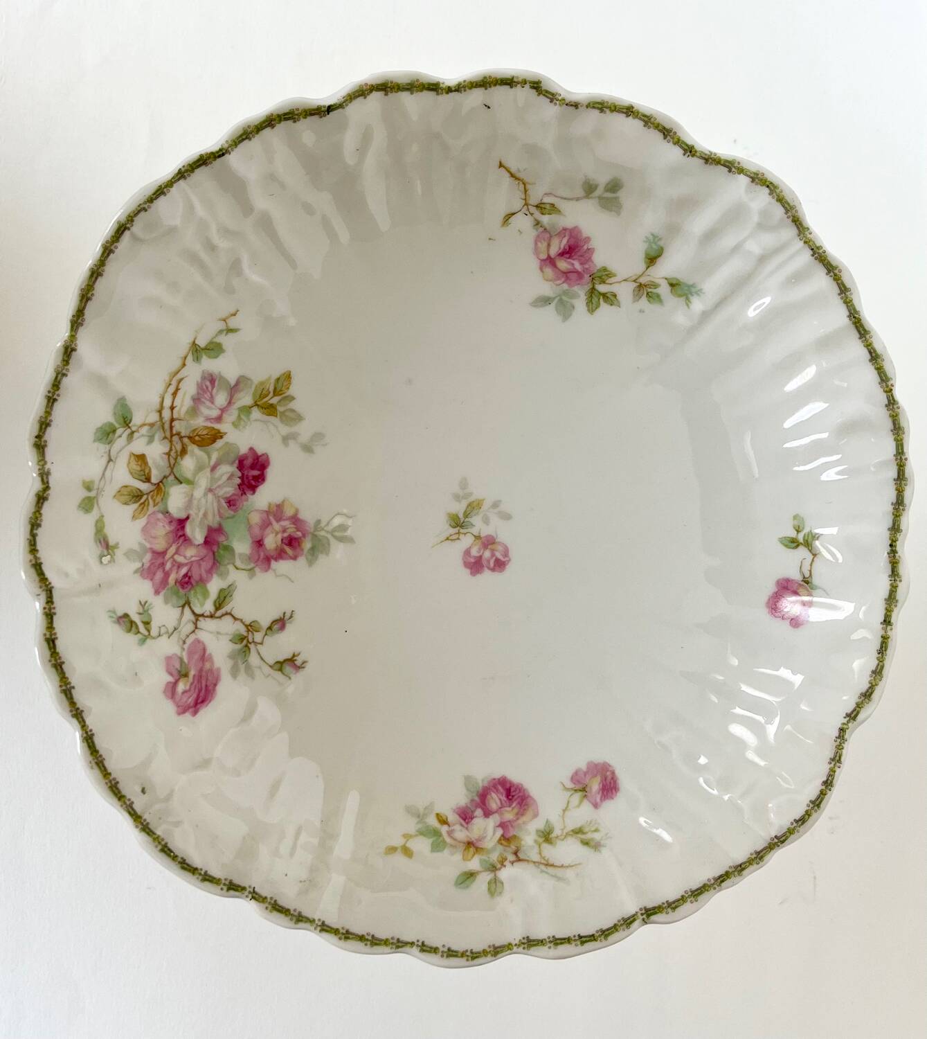 Porcelain fruit bowl