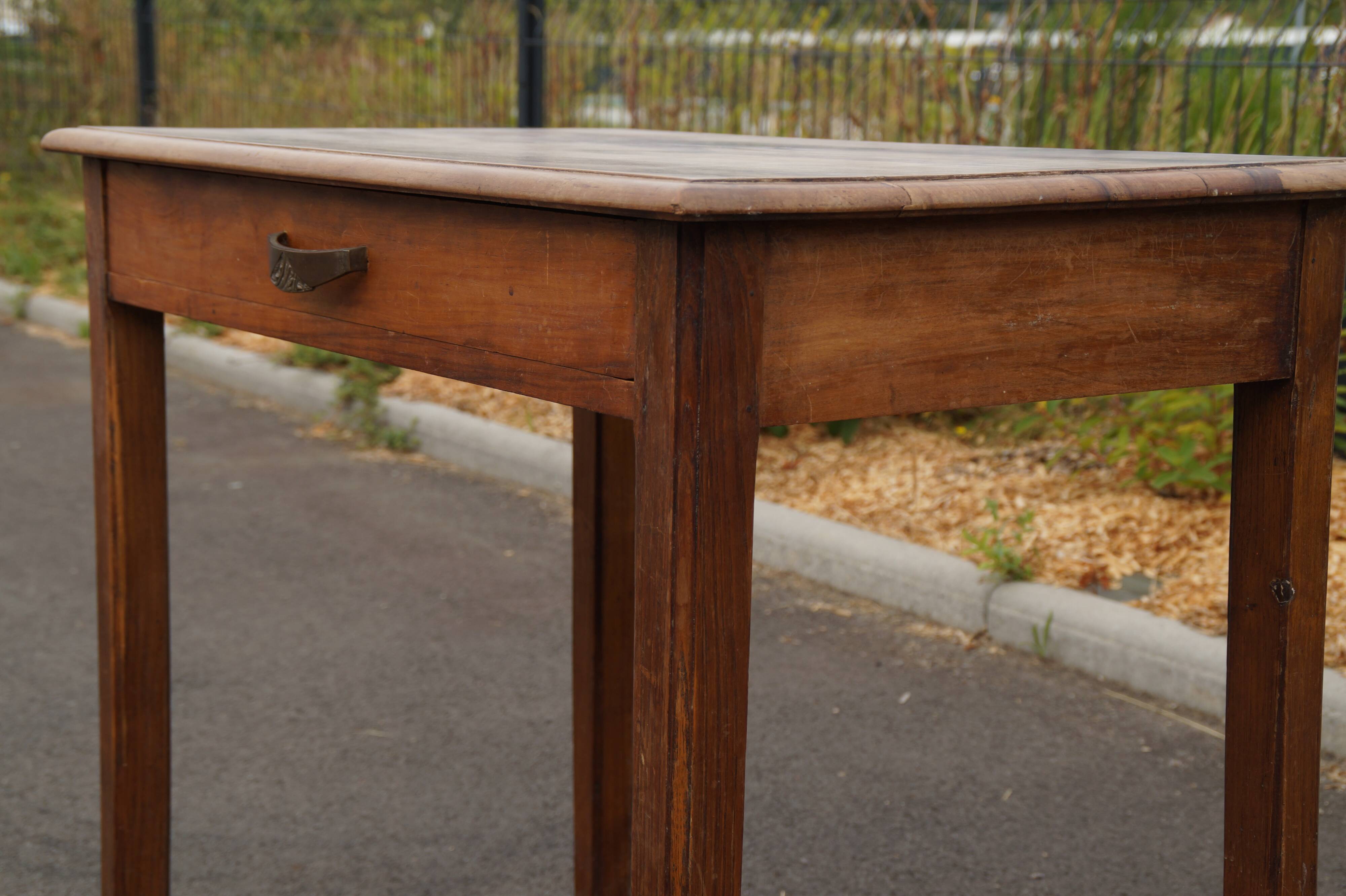 Table d'appoint années 50
