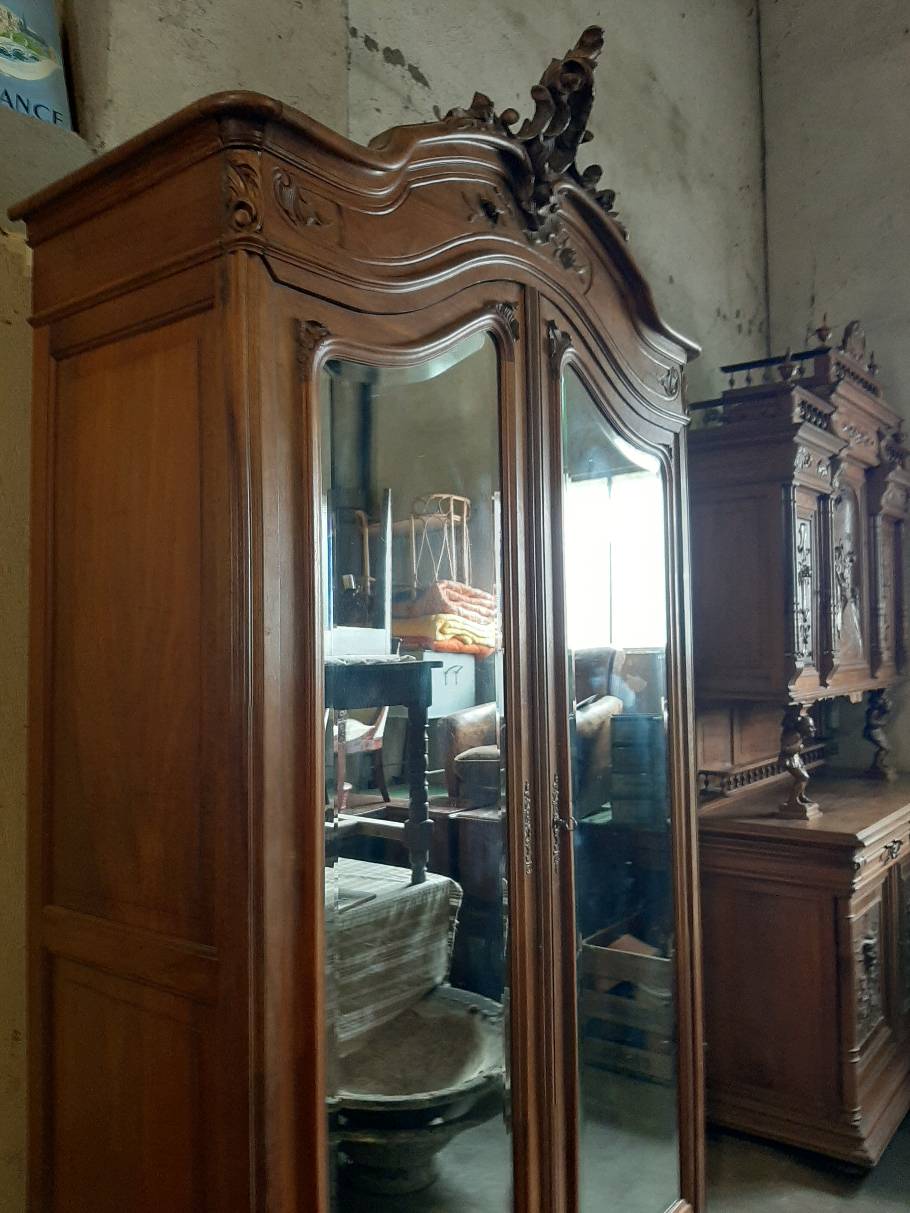 Three-bedroom louis XV-style cupboard with biseauté ice
