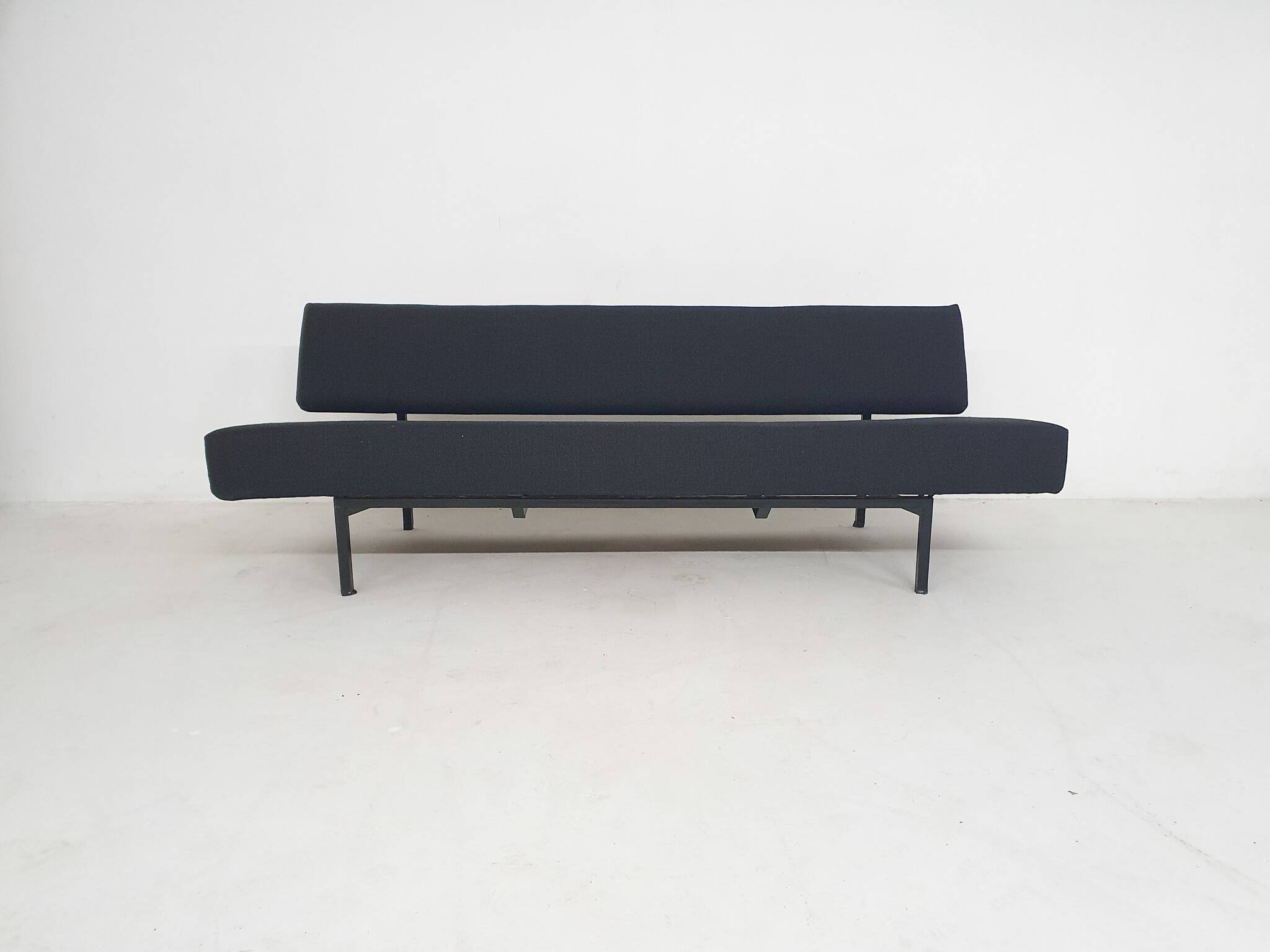 Sleeper sofa in the style of 't Spectrum or Gijs van der Sluis, NL 1950's