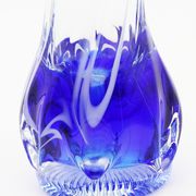 Vase en verre bleu