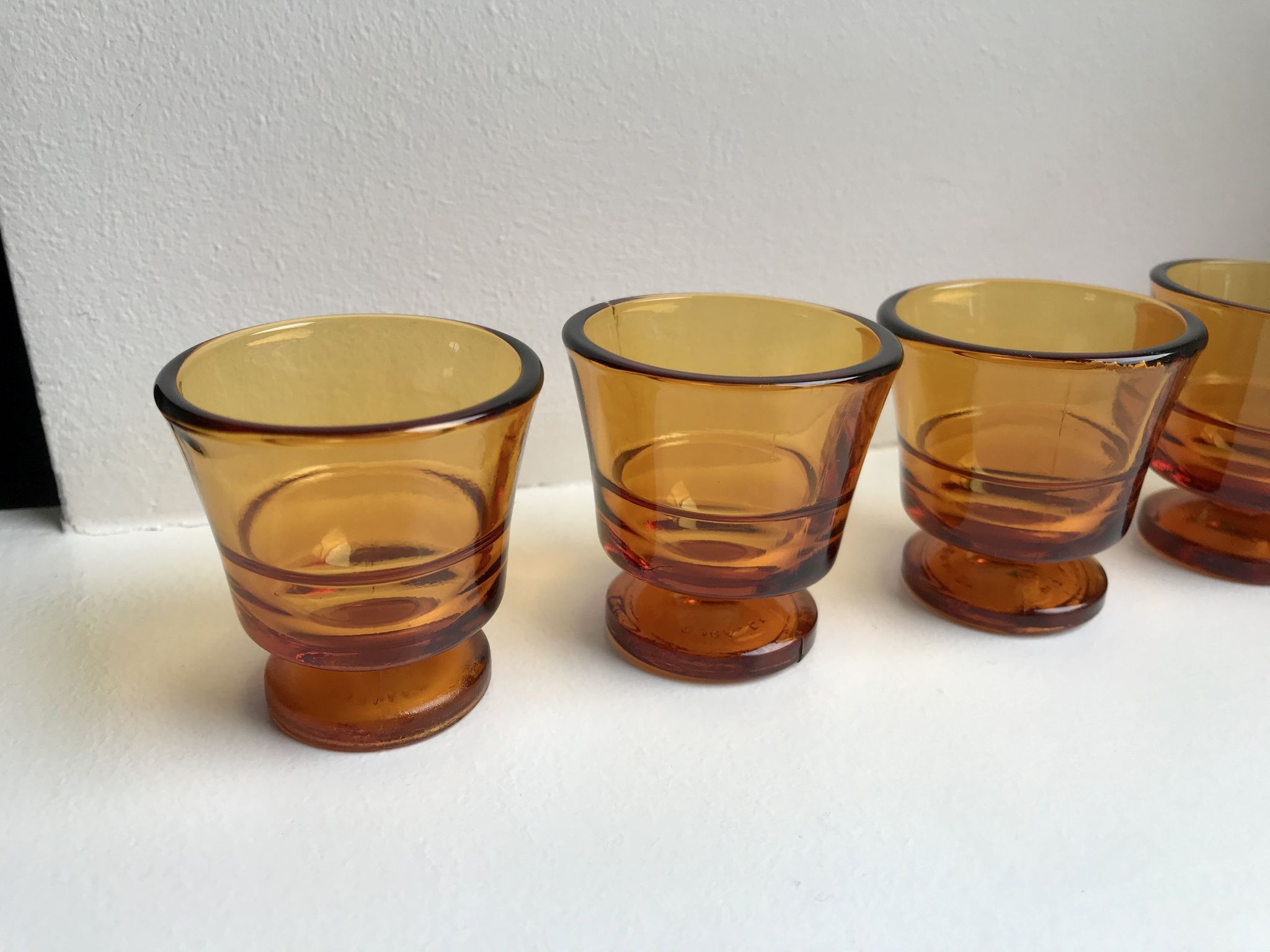 Set of 5 amber liquor glasses in duralex 60s molded glass