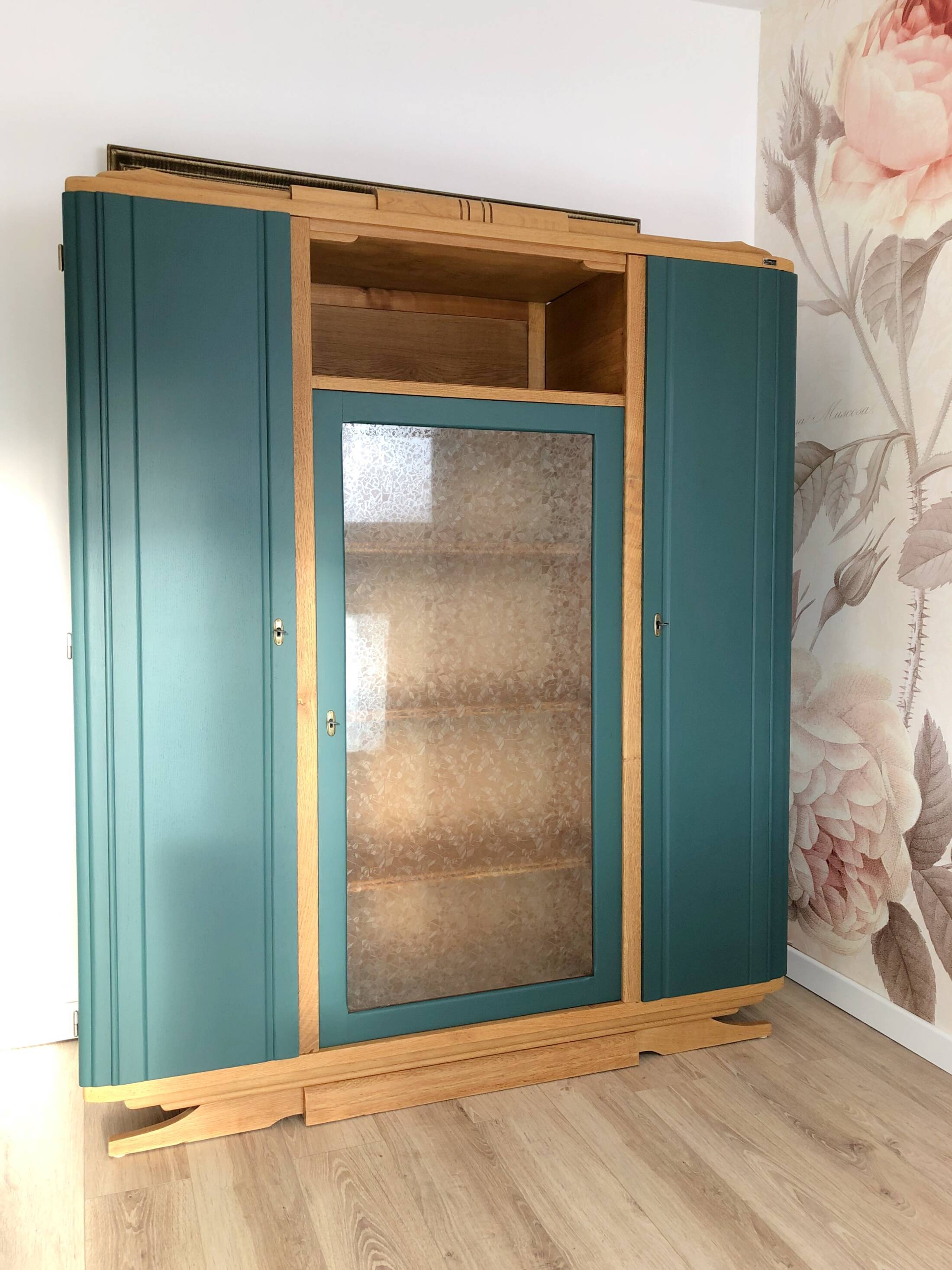 Wardrobe dating from the early 20th century