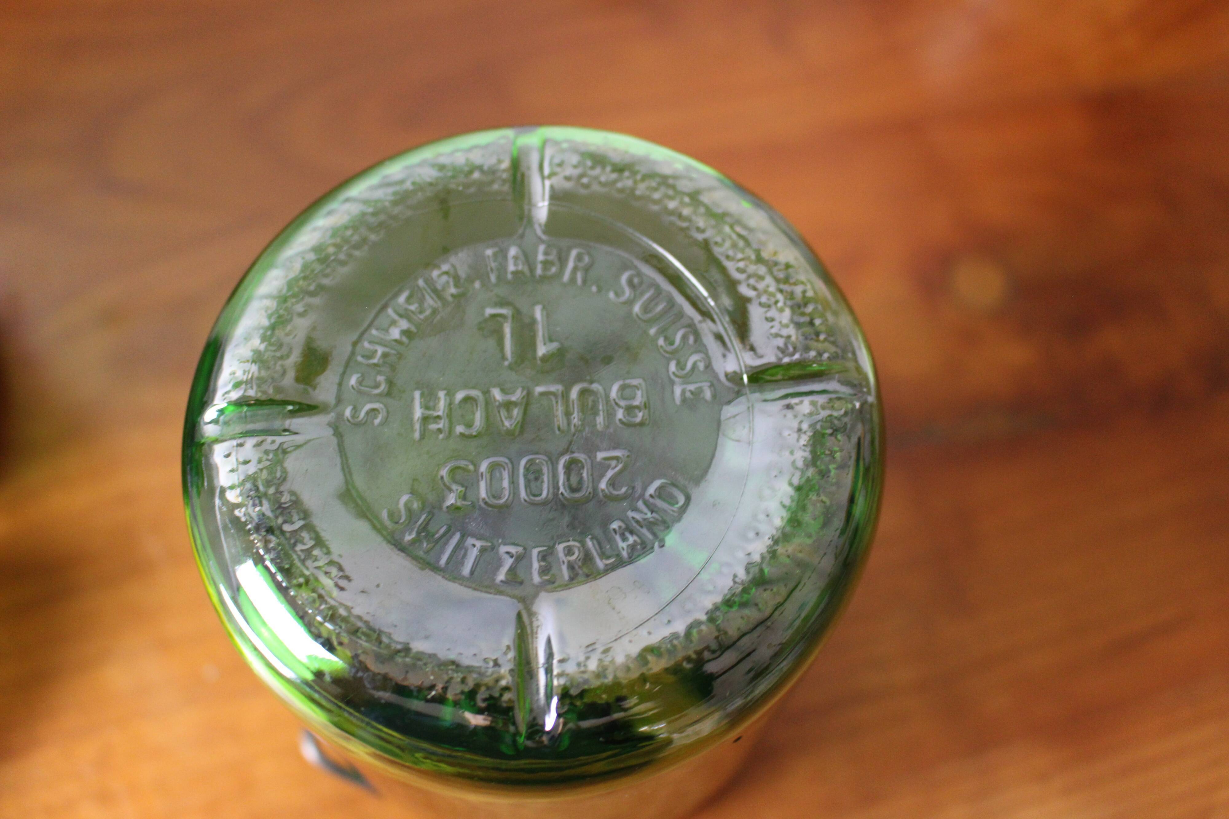 batch of 2 green jars "Made in Switzerland"