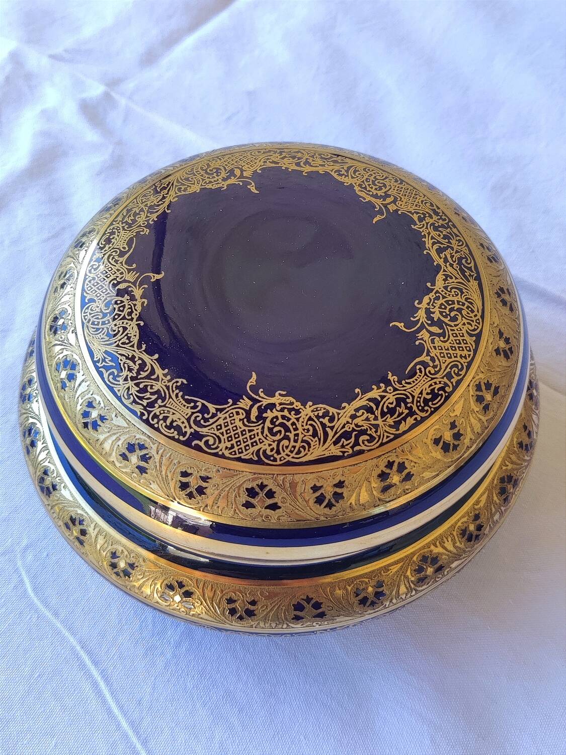Large Limoges porcelain candy box - Oven blue and gold -