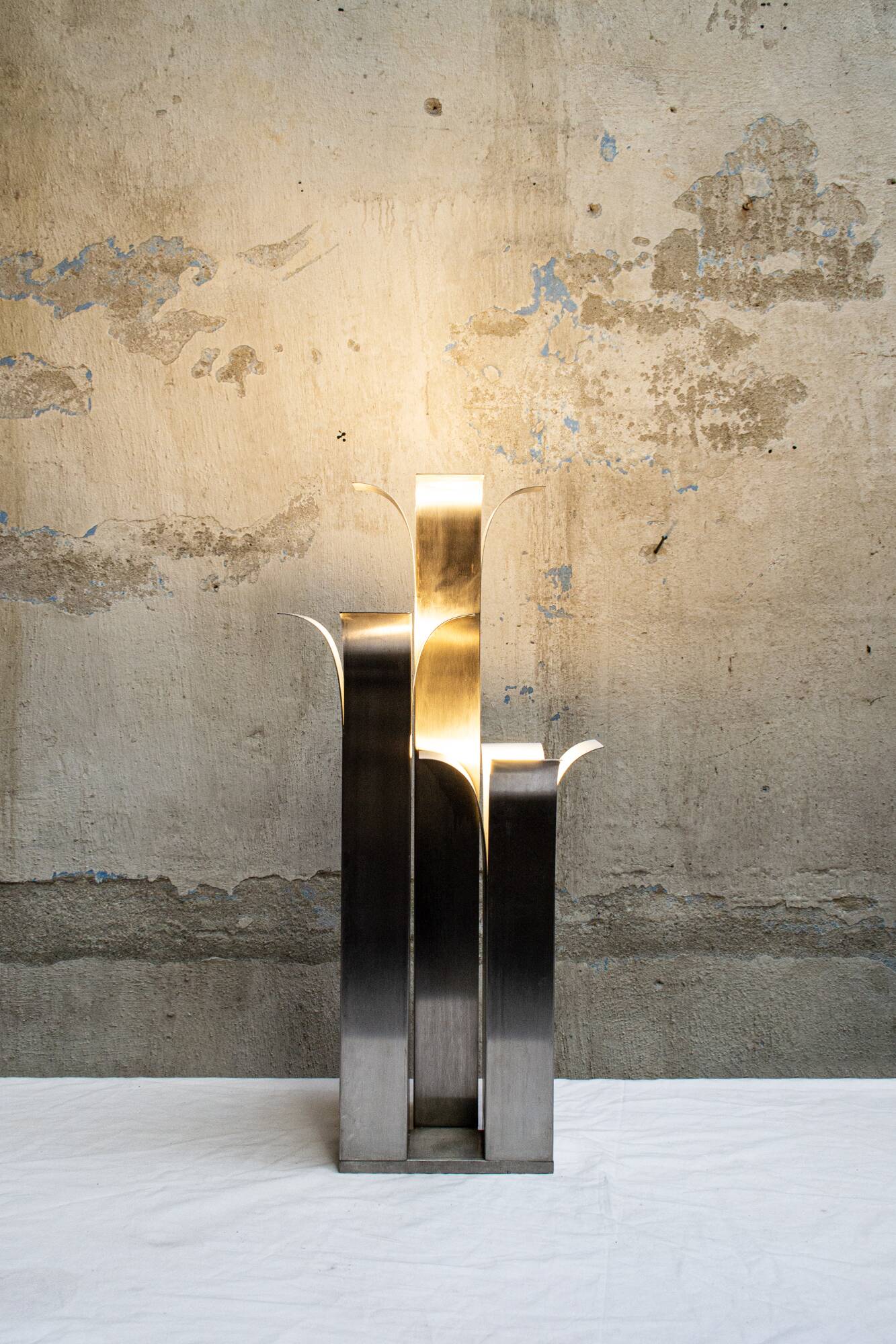 Lampada da tavolo space age Amaryllis di Art Voivoda, Italia Anni '70