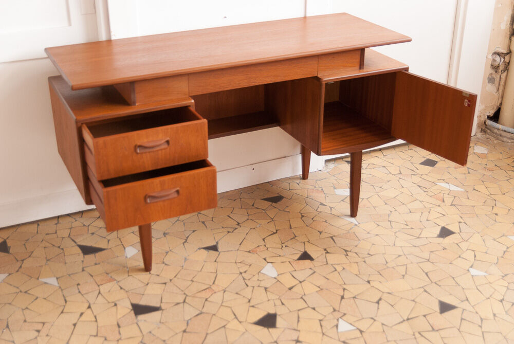 Office feet spindles by Gplan