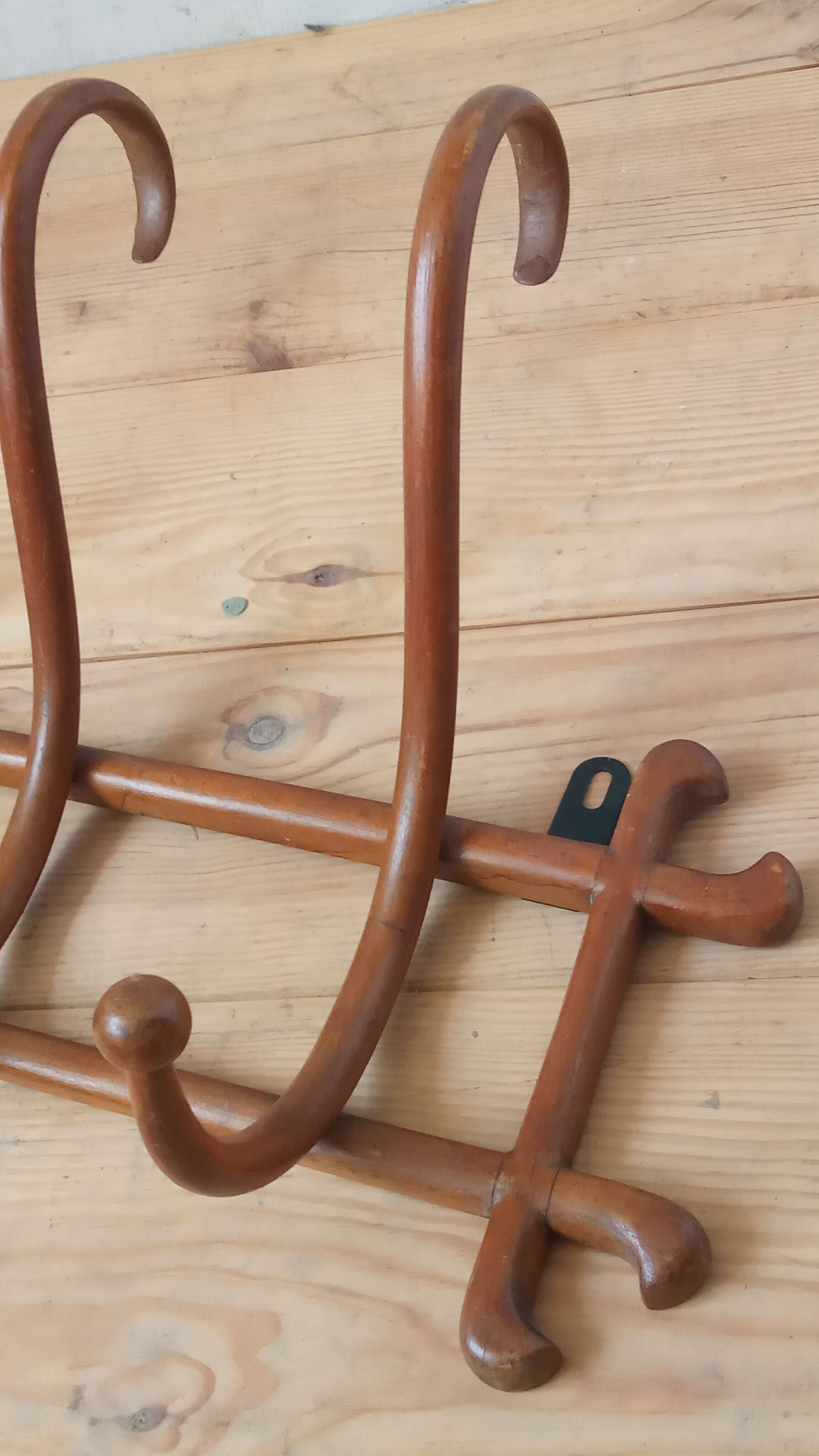 Five-padth coat holder