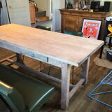 Farm table