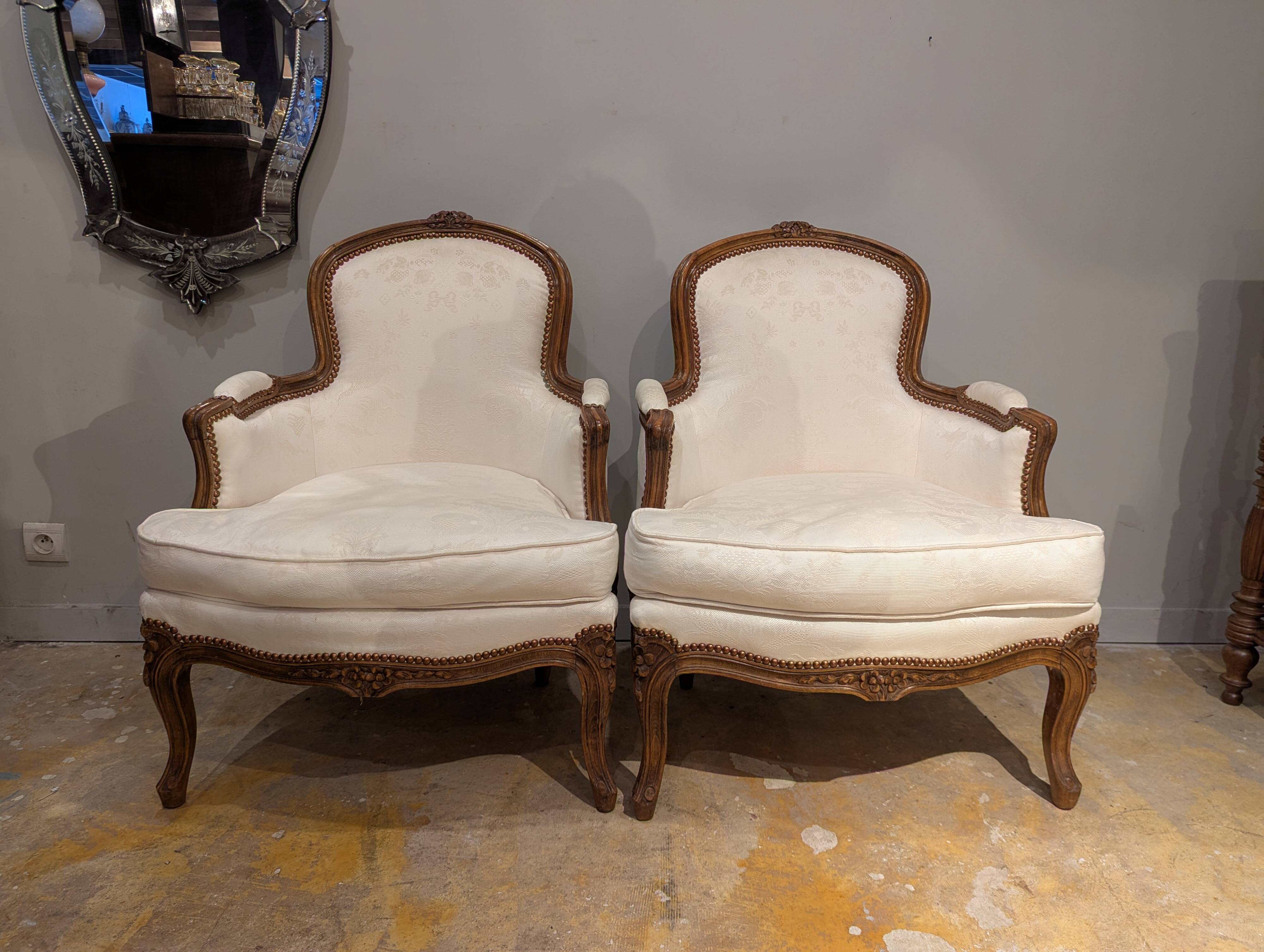Paire de fauteuils bergères Louis XV