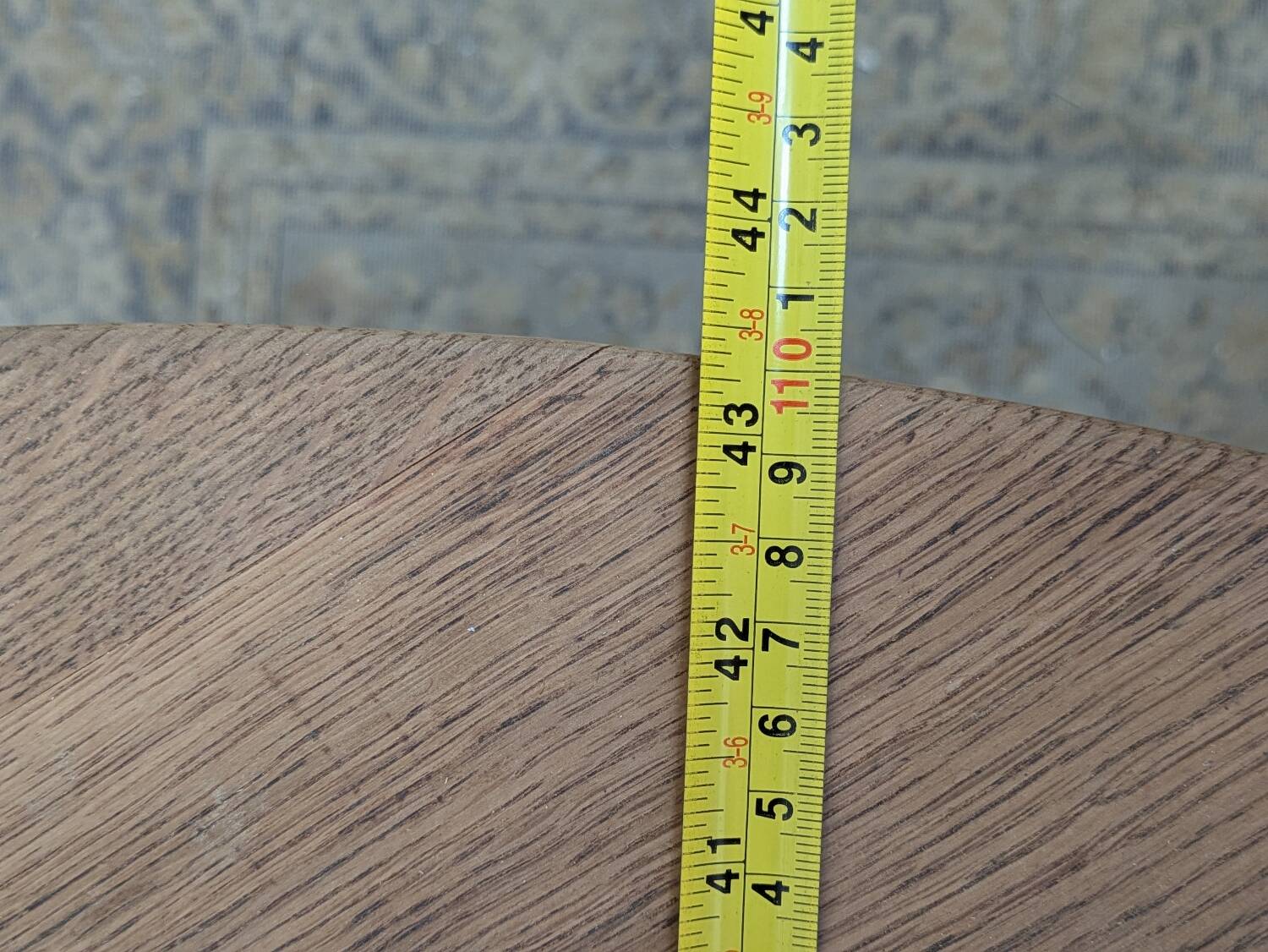 Round table in raw oak