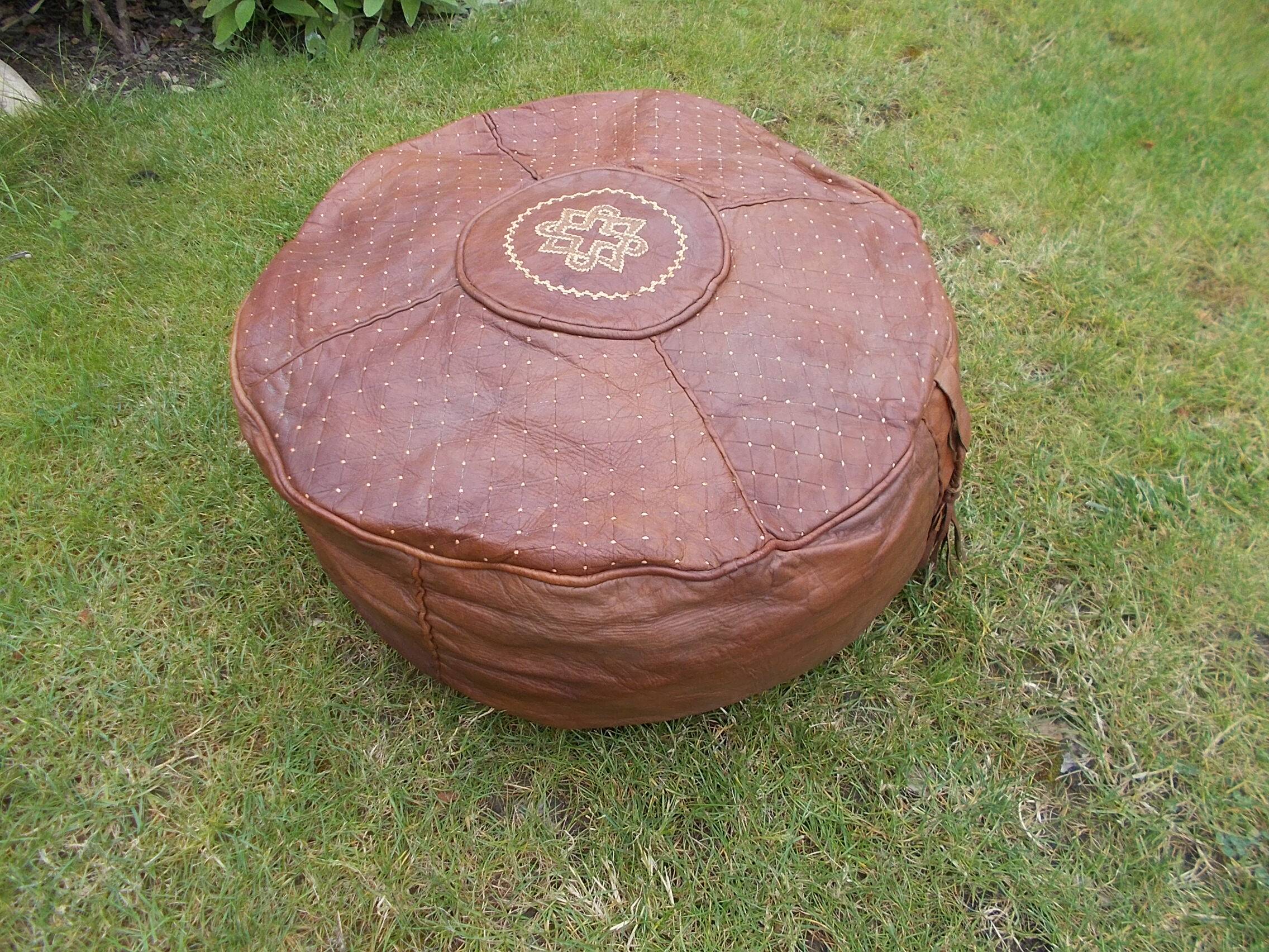 Large vintage Moroccan leather pouf n°2
