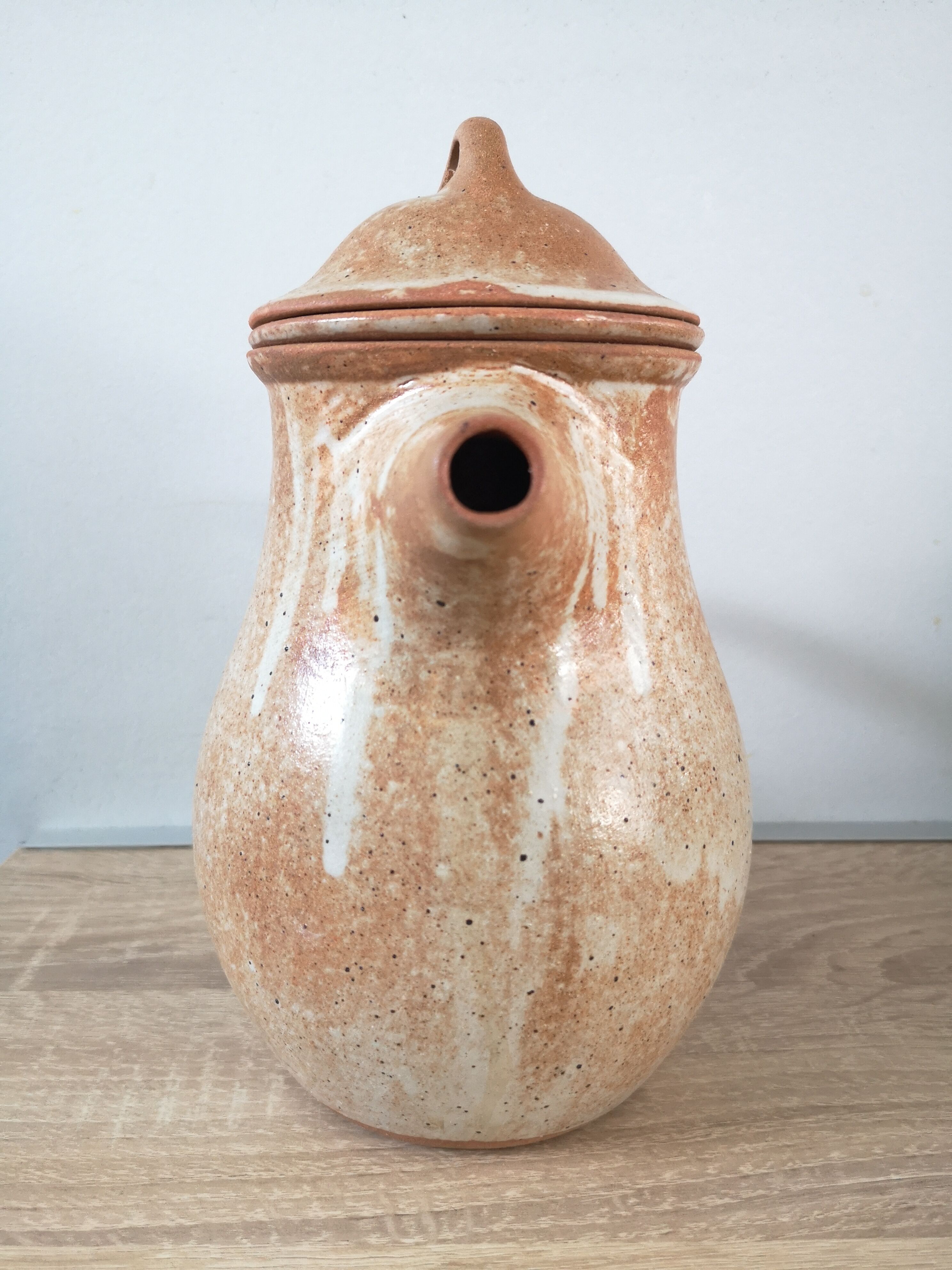 Theière en grès artisanal
