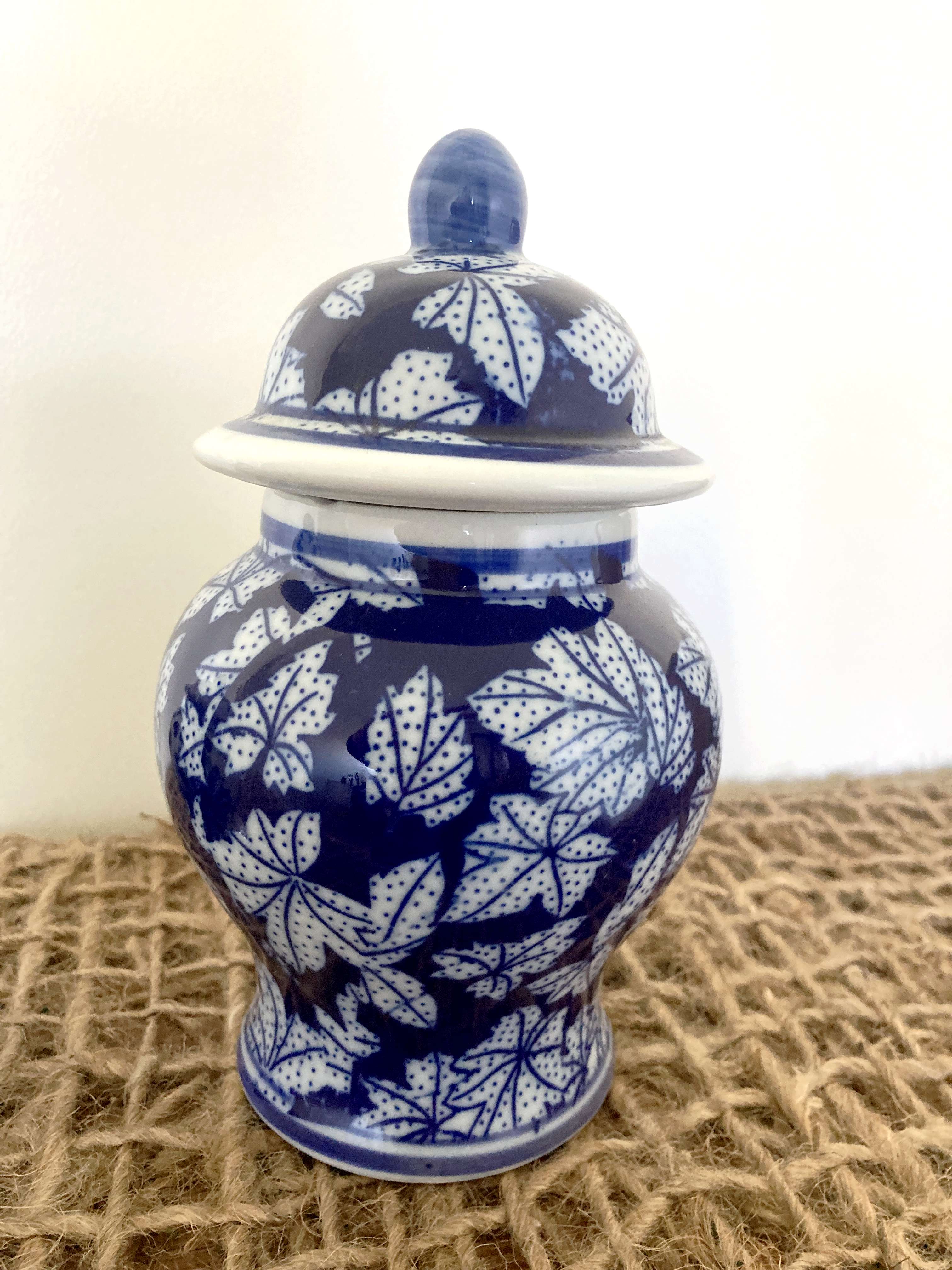 Set of 2 vintage ceramic ginger pots