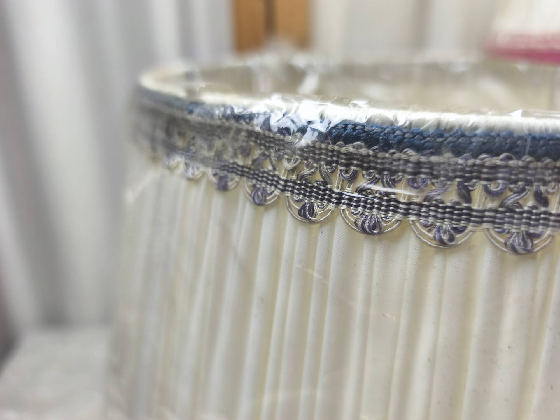 Set of 3 large vintage pleated fabric lampshades – trimmings –