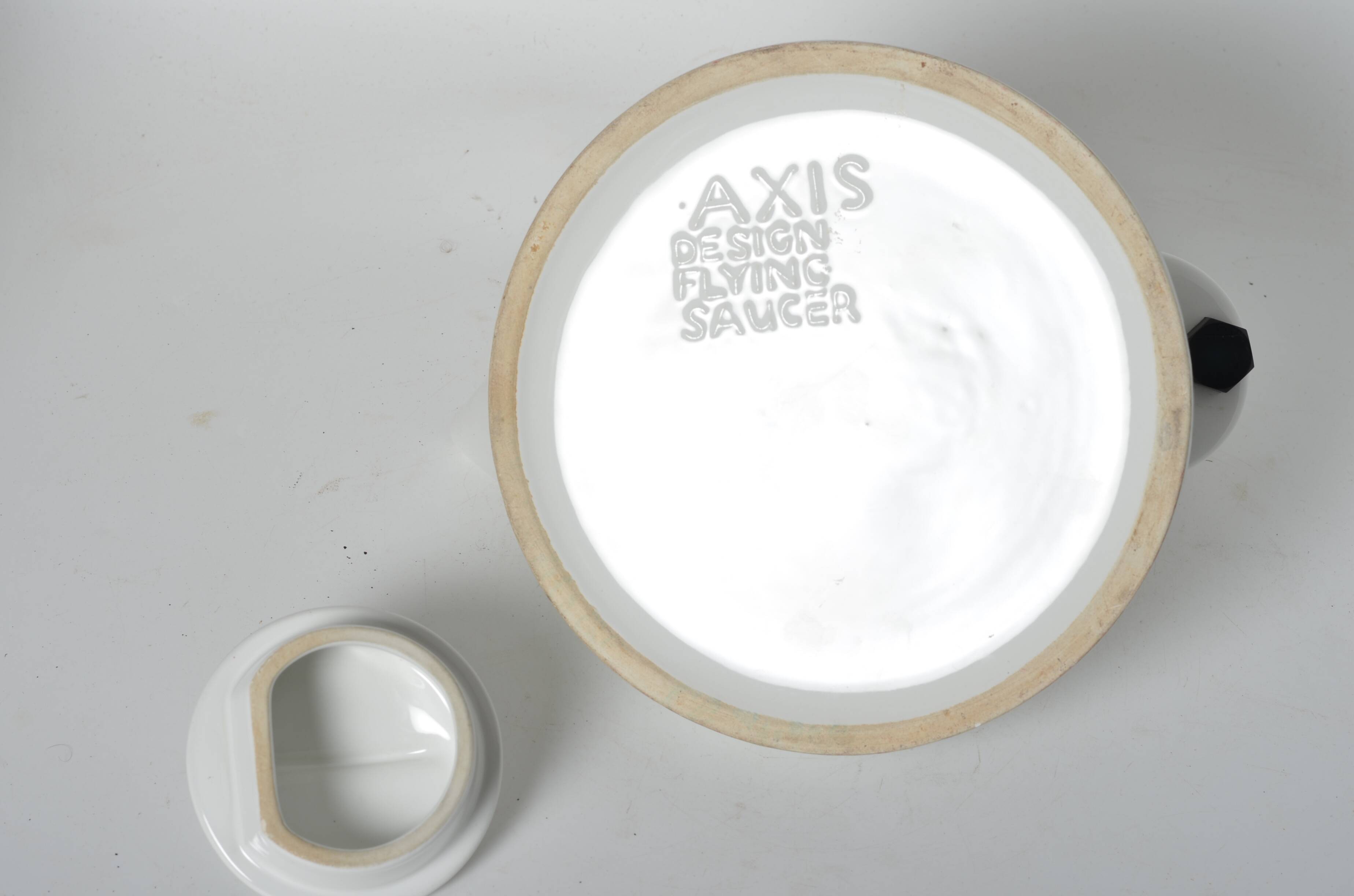 Axis Design Flying Saucer Teapot