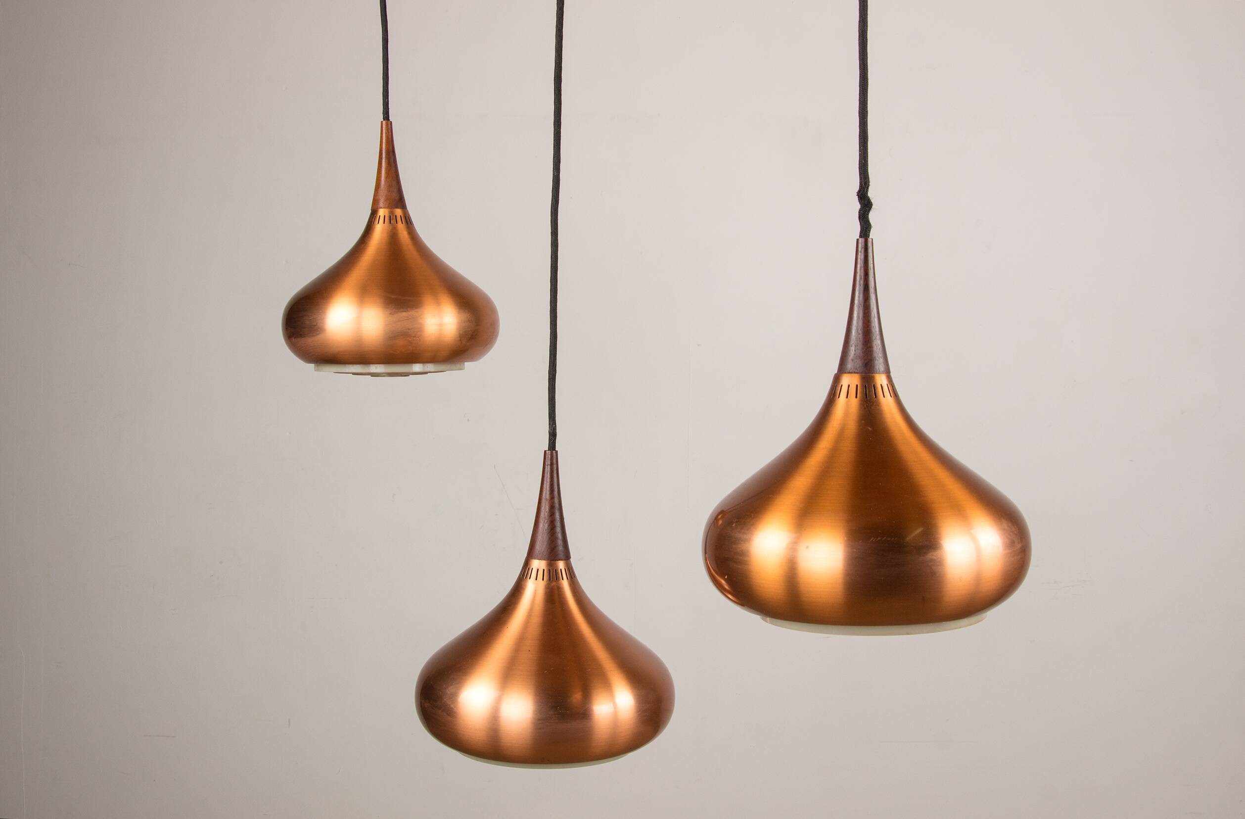 Triple Danish pendant light in metal and Rosewood, Orient model, Jo Hammerborg for Fog & Morup.
