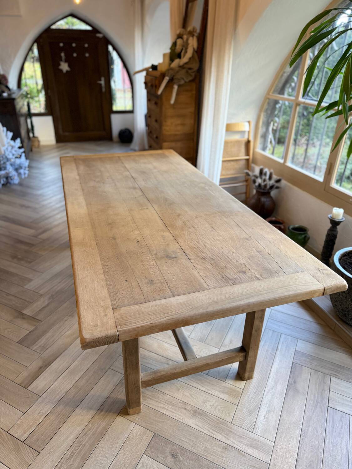 Solid wood farmhouse table with 2 extensions