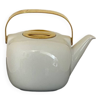 Tea-pot