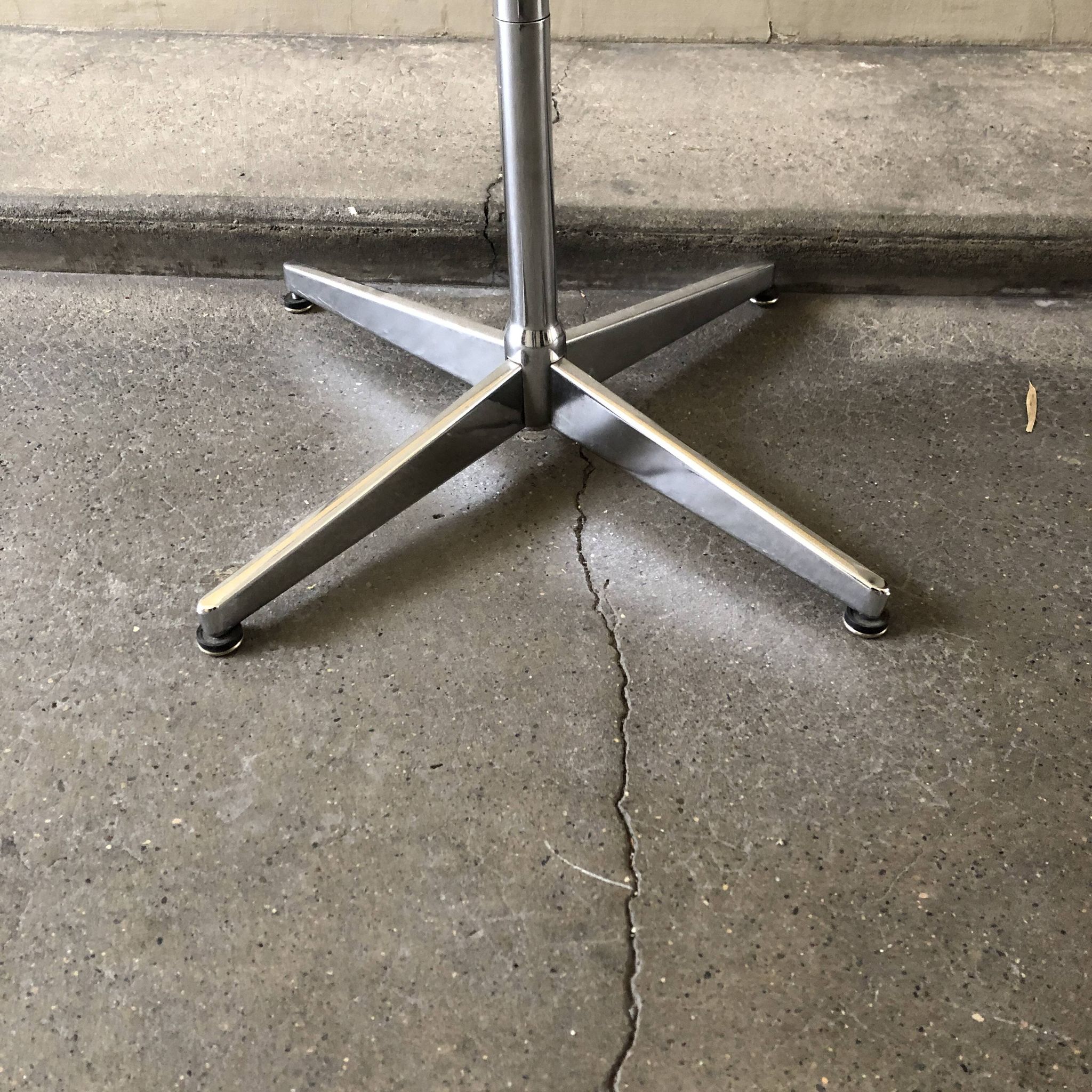 Vintage metal parrot coat rack
