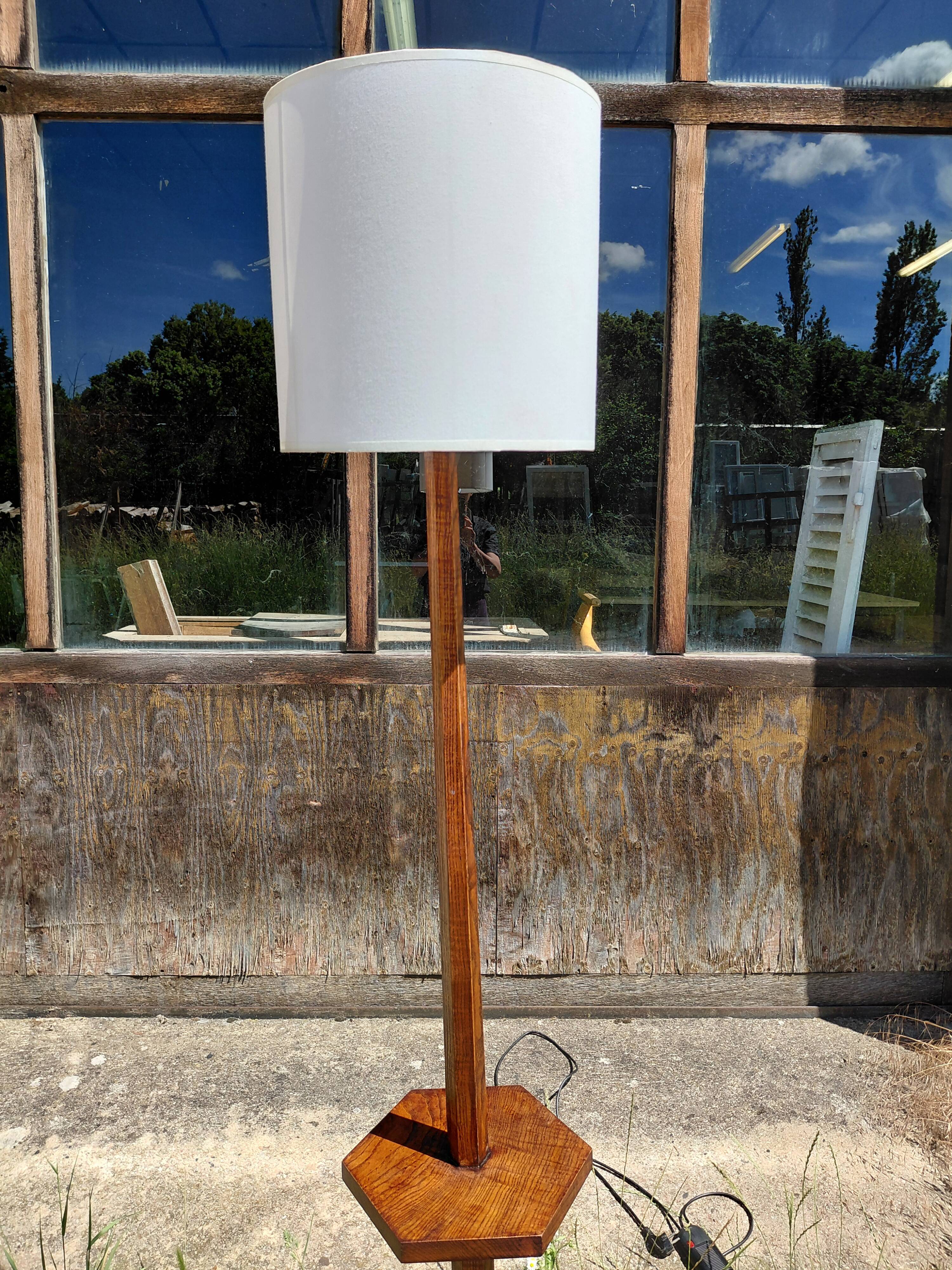 Lampadaire tripode Art Déco en teck