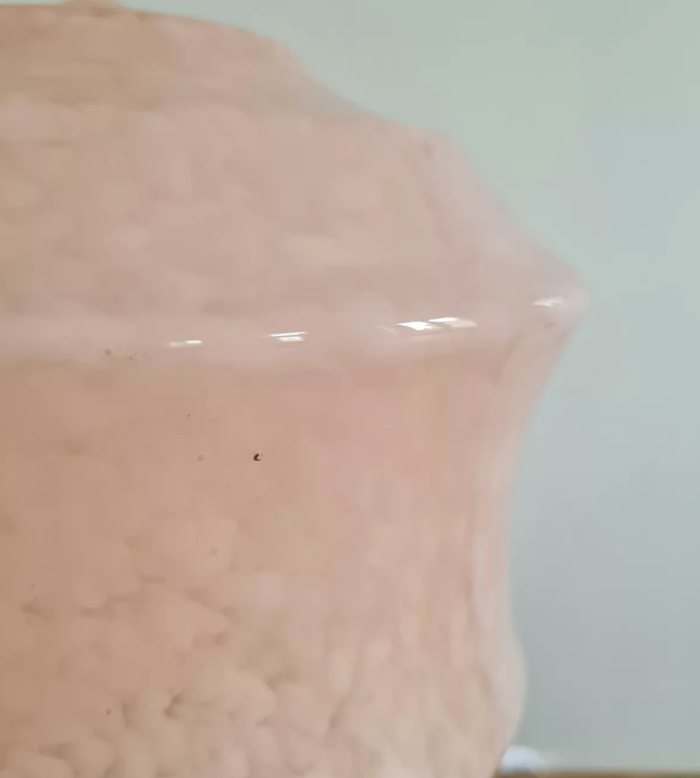 Table lamp in pink Clichy glass