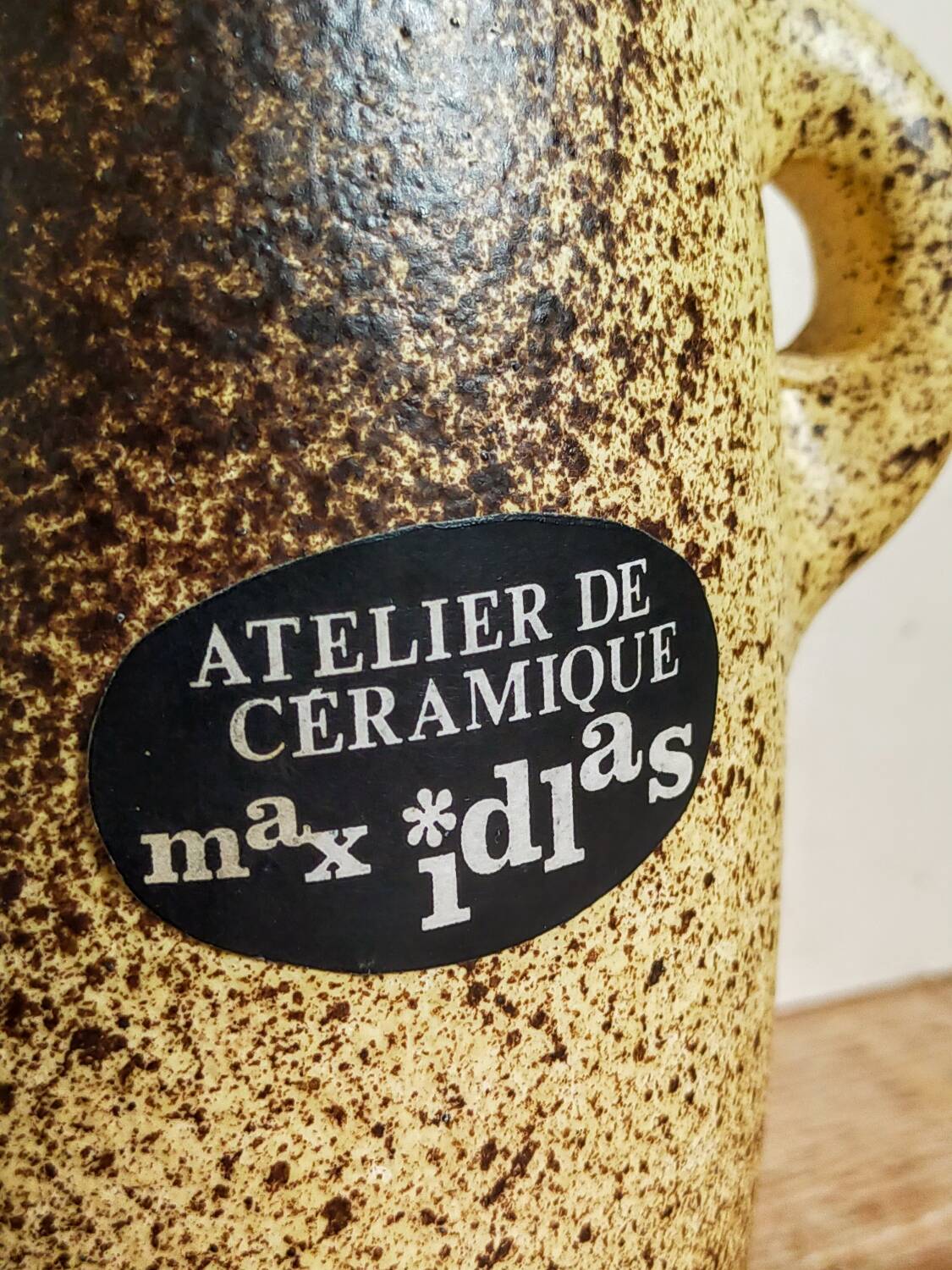 Single-flower vase, ceramic bottle by Max Idlas