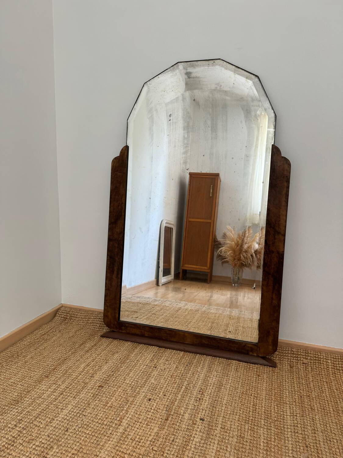 Grand miroir biseauté art déco en noyer