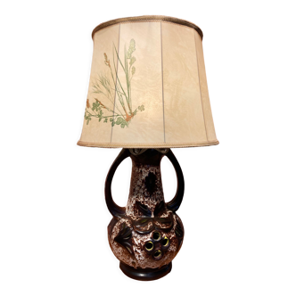 Ceramic table lamp with lampshade
