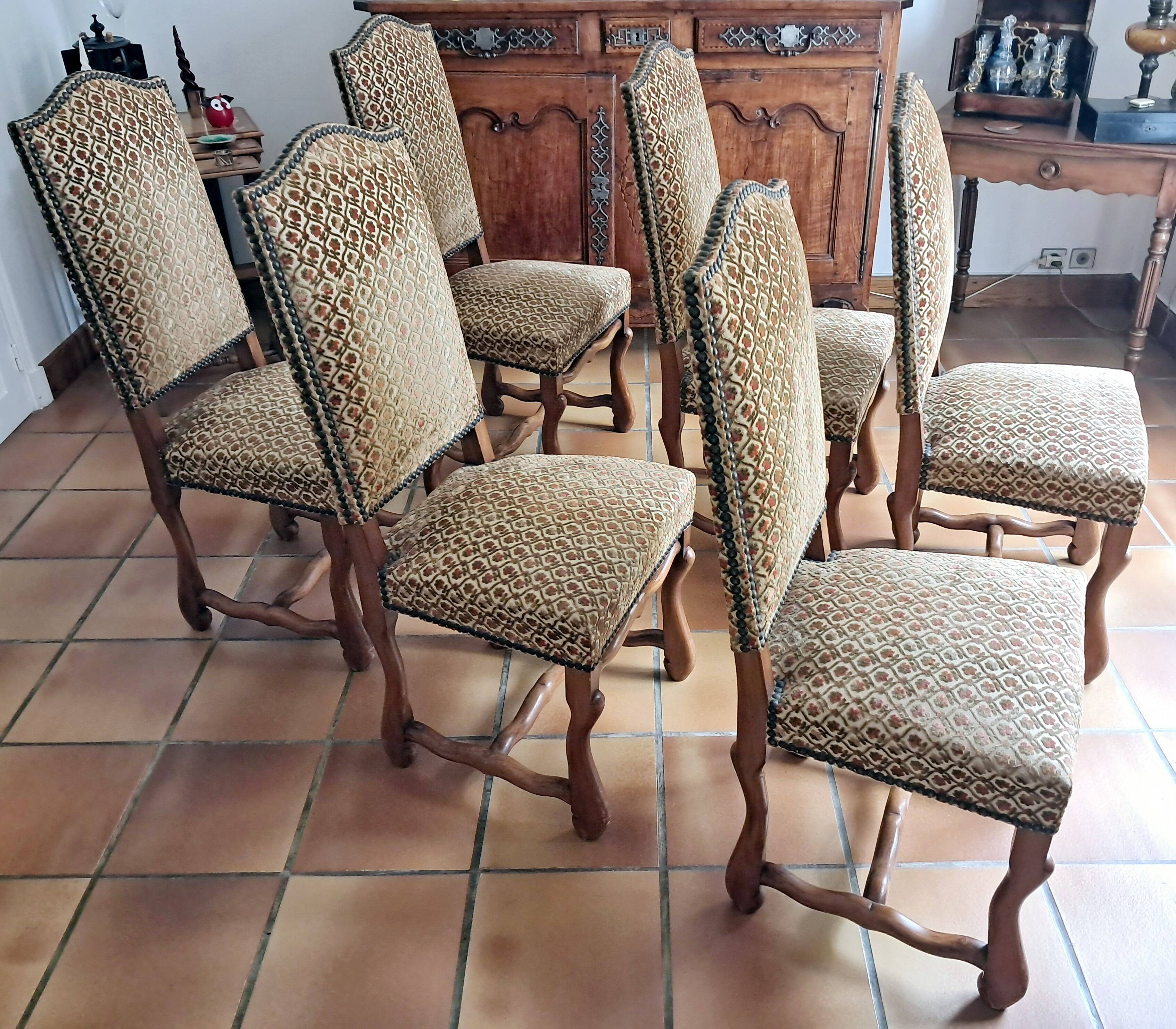 Six French Os De Mouton Style Dining Chairs in Carved Wood