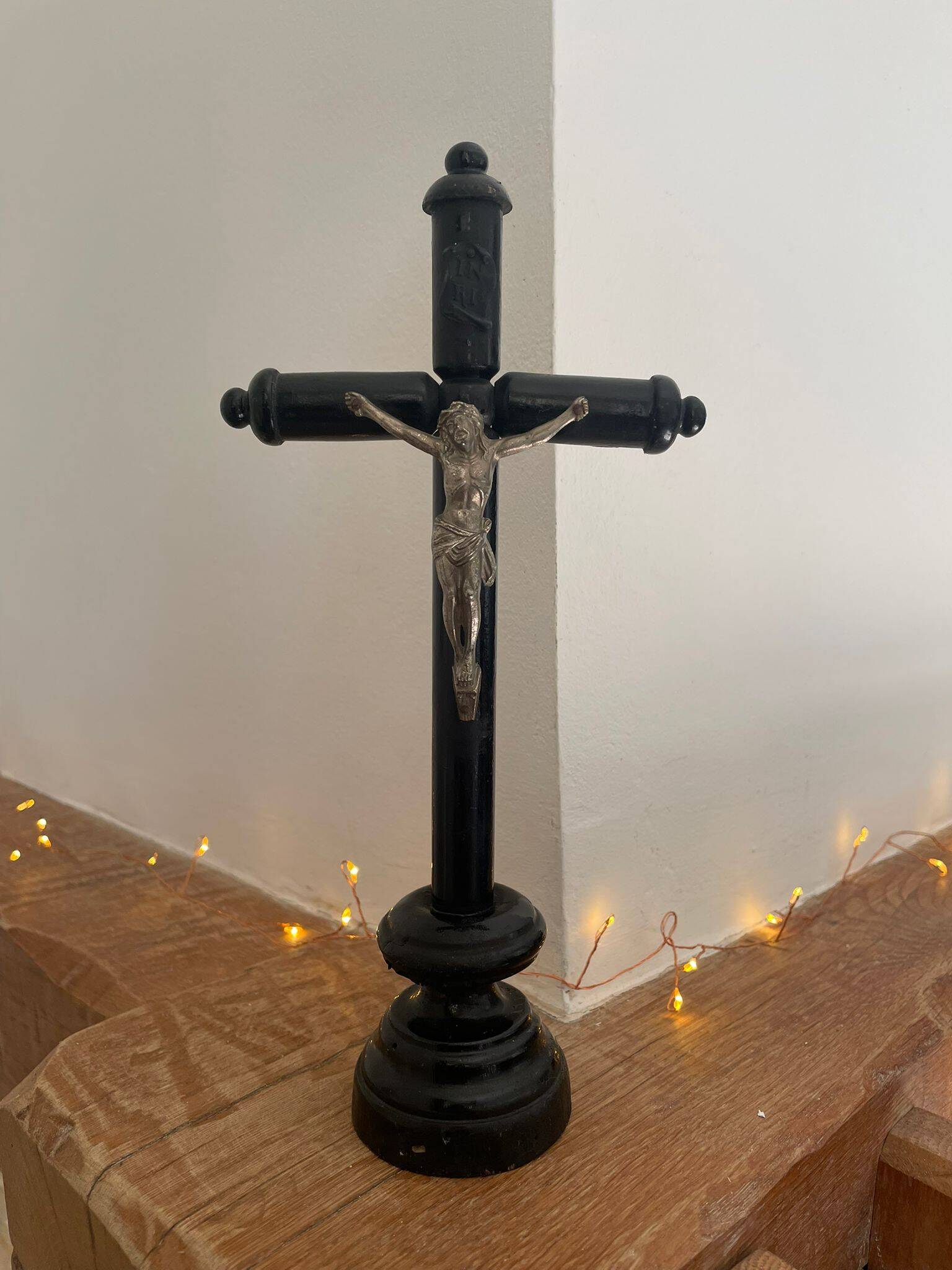 Blackened wood crucifix on base (26 cm)