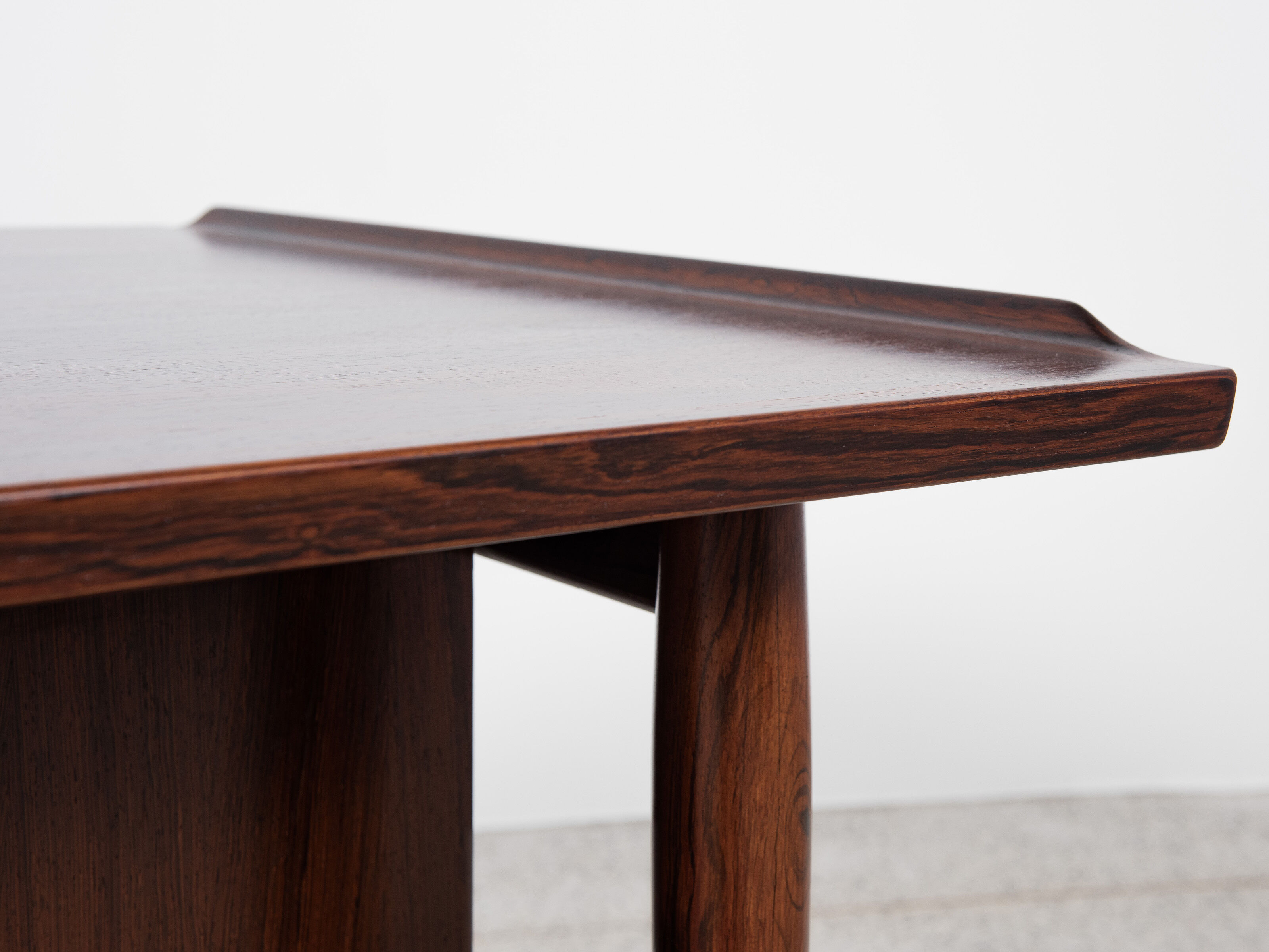 Midcentury Danish desk in rosewood by Arne Vodder for Sibast 1960s