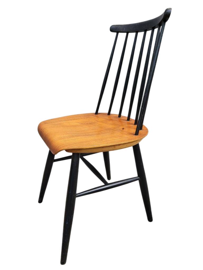 Scandinavian Fanett horseshoe chair with 7 rungs