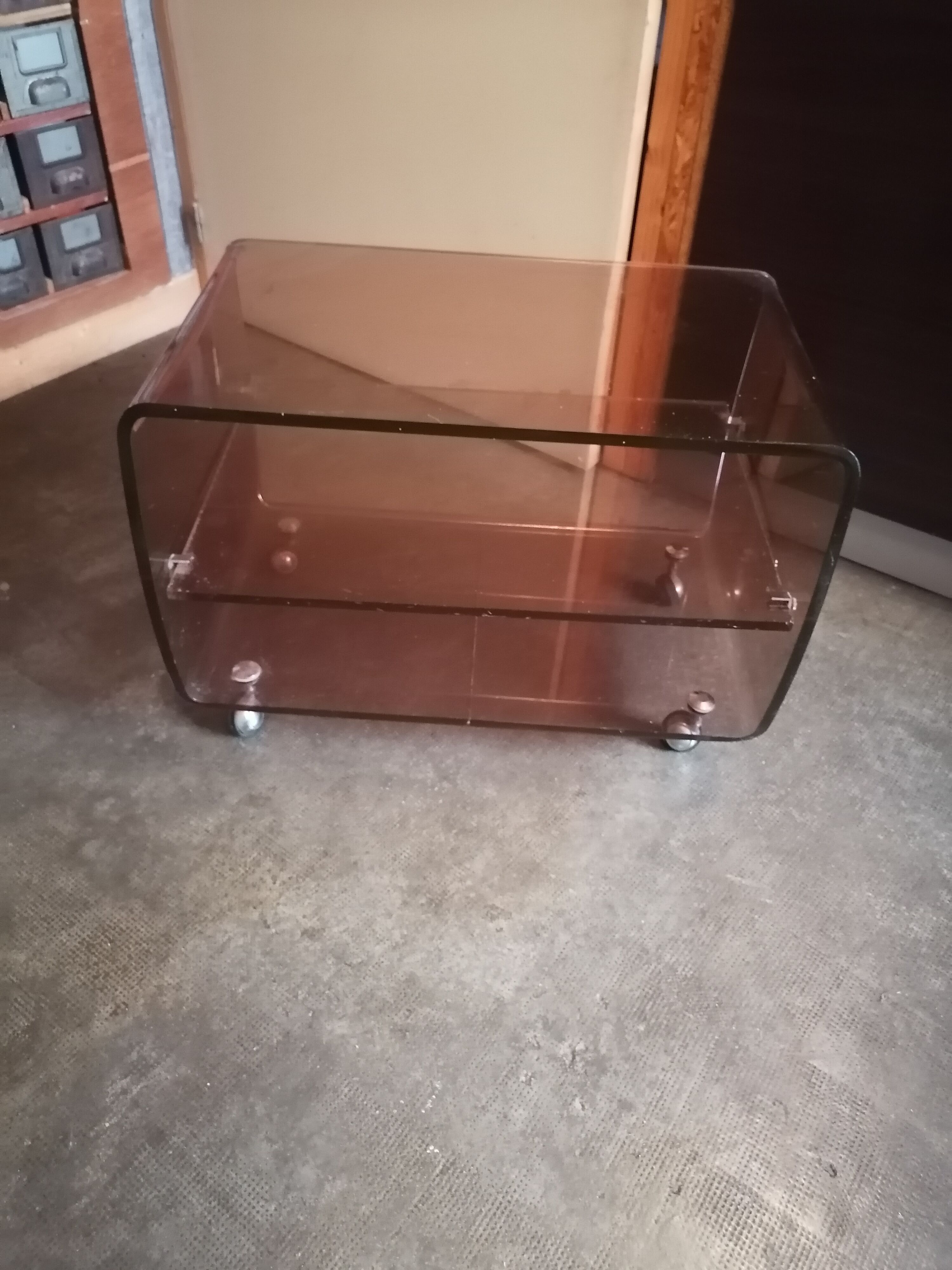 End of canae table castors plexi 1970