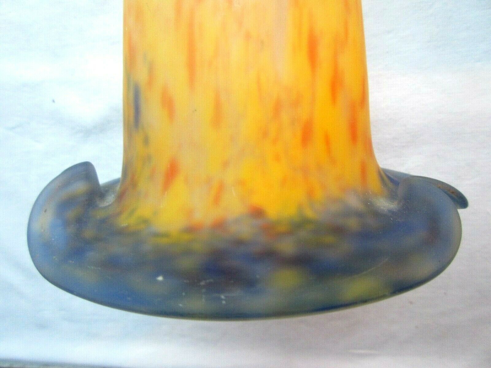 Art deco tulip in speckled glass paste, blue base, signed muller frères lunéville