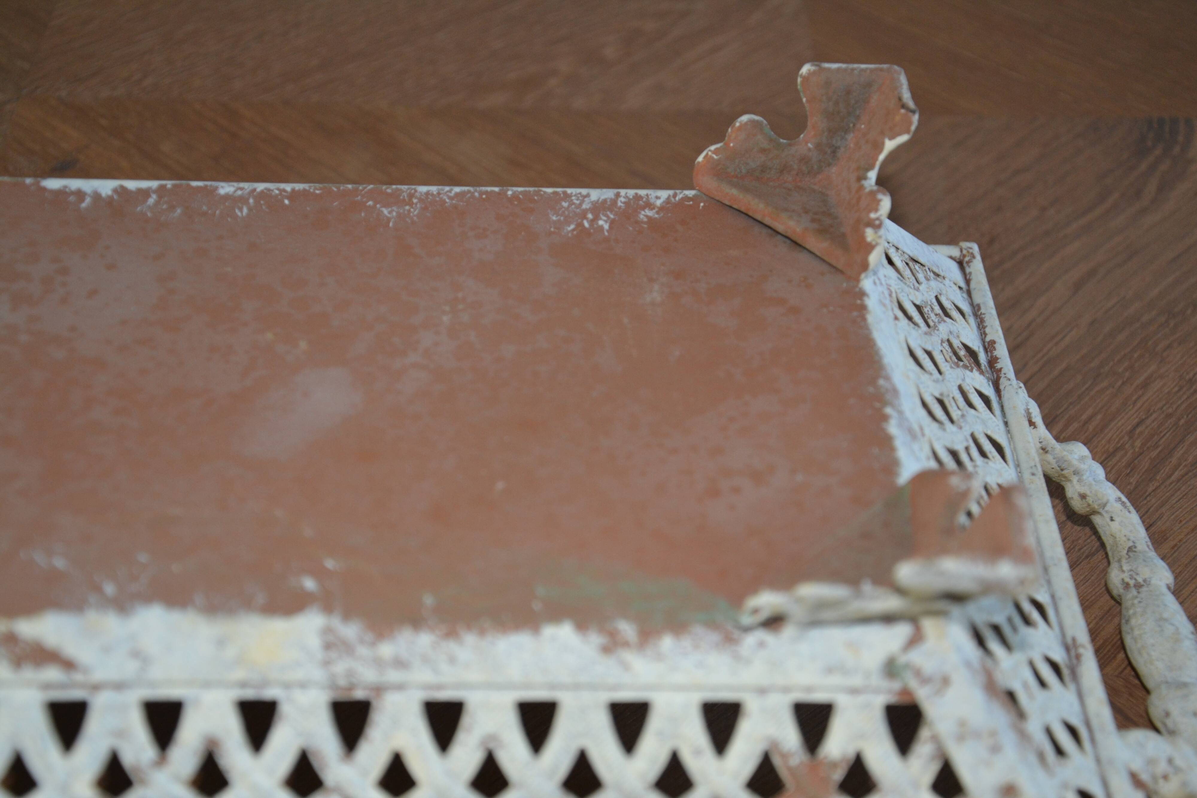 Metal openwork planter/stand on legs