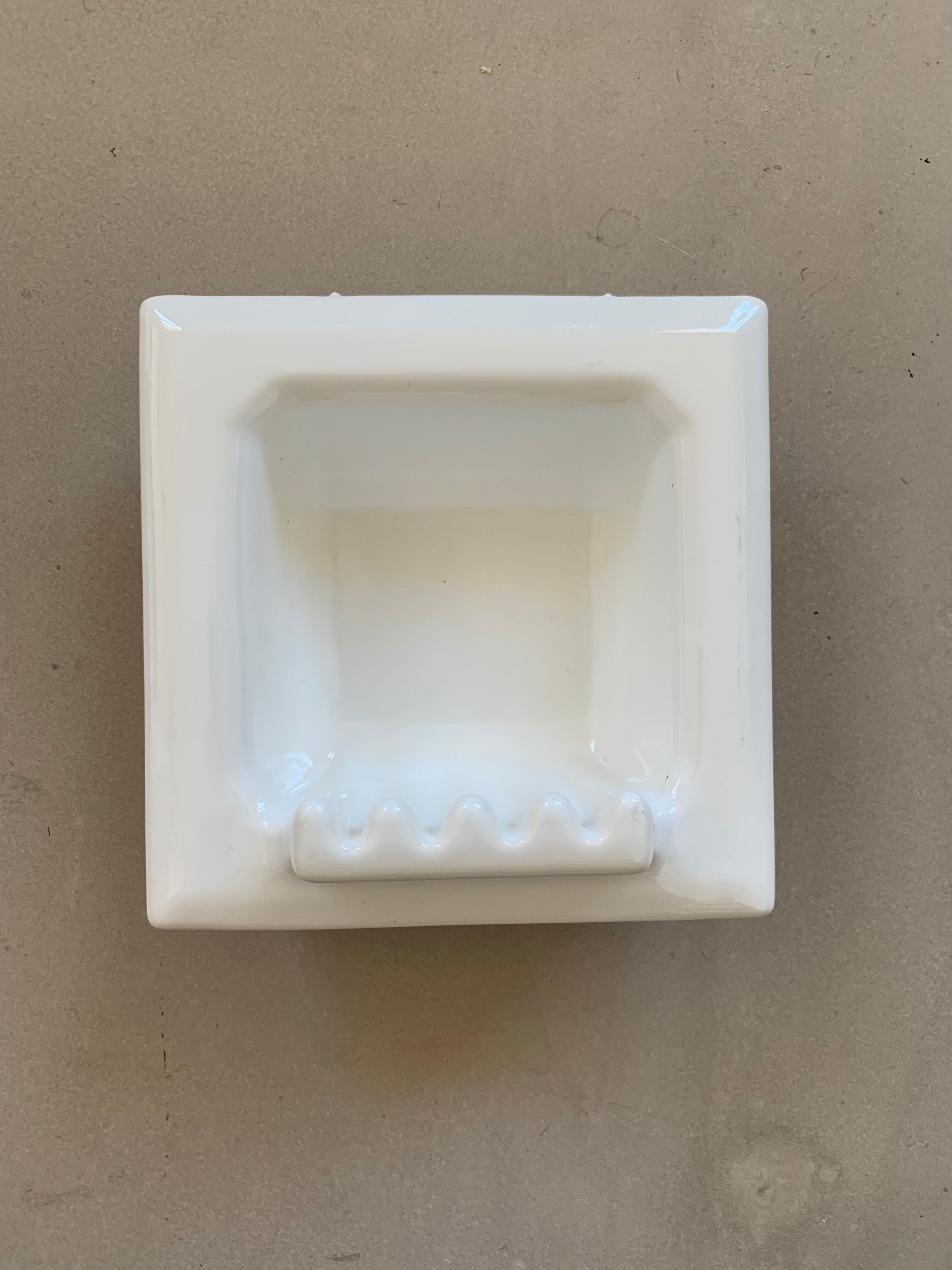 Built-in ceramic wall soap dish