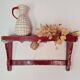 Etagère murale en bois rouge grenat