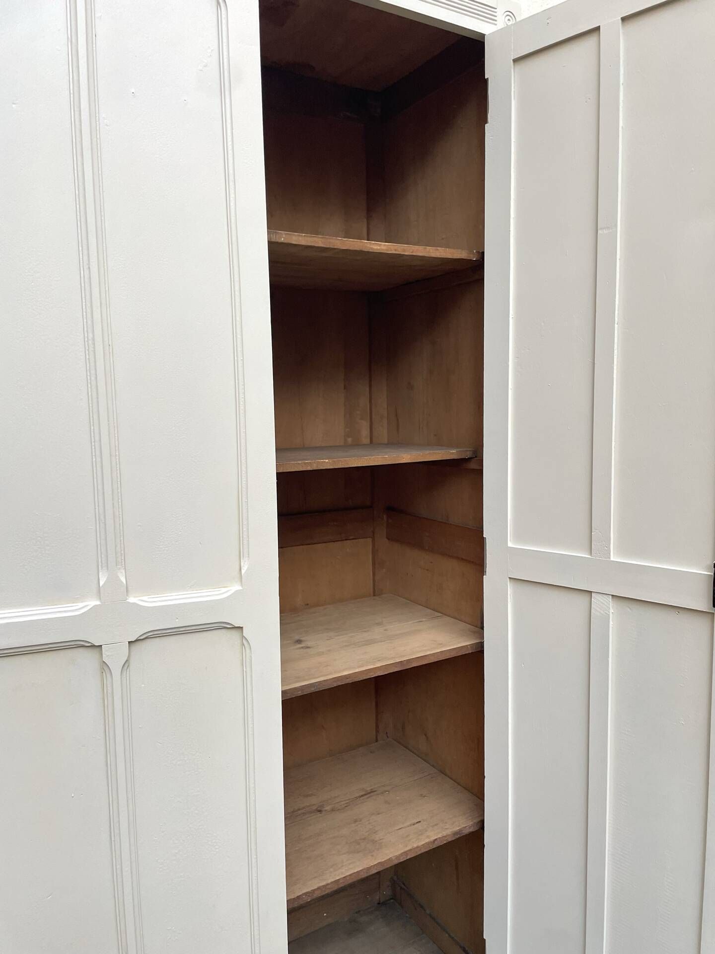 Armoire parisienne crème 