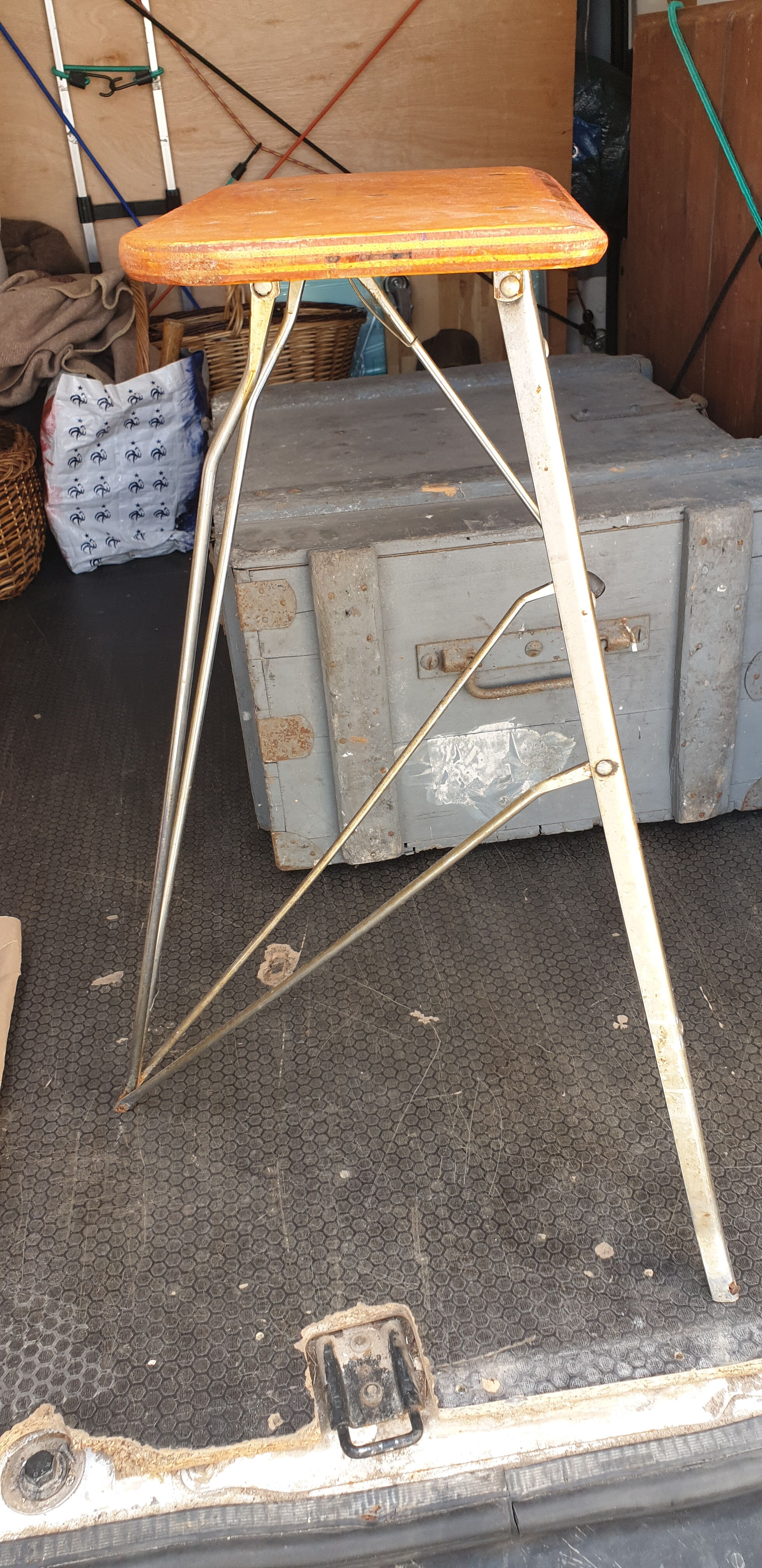 Vintage foldable stool