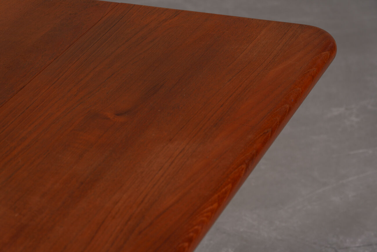 Table à manger vintage Morten en teck par Niels Koefoed pour Hornslet Mobelfabrik, Danemark, années 1970.