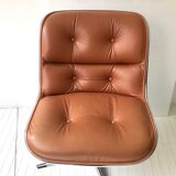 Fauteuil cuir camel de Charles Pollock