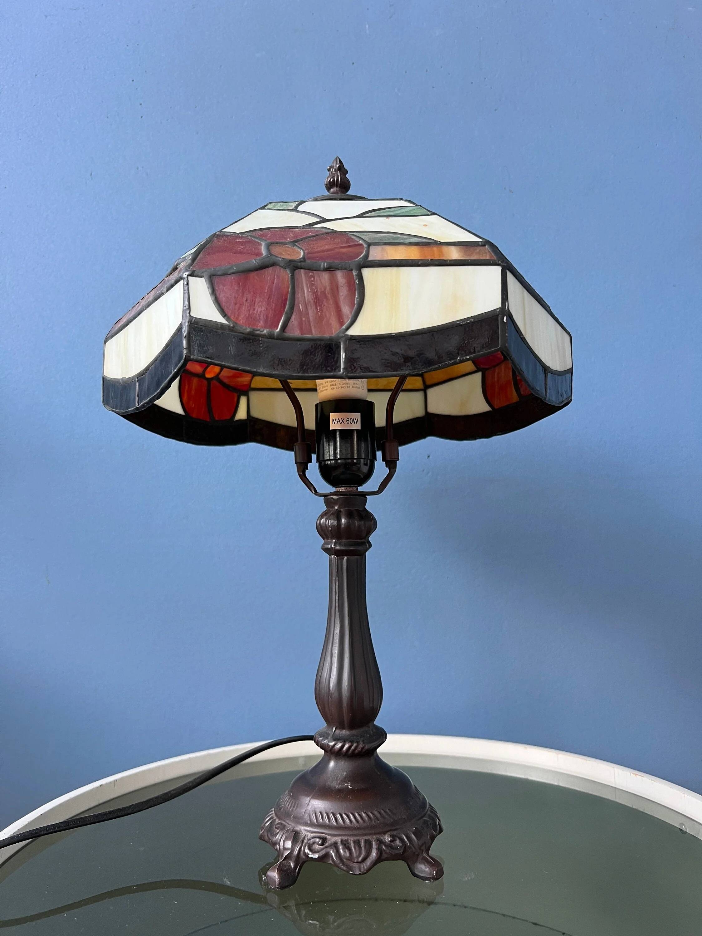 Lampe de table style Tiffany en vitrail, Art déco