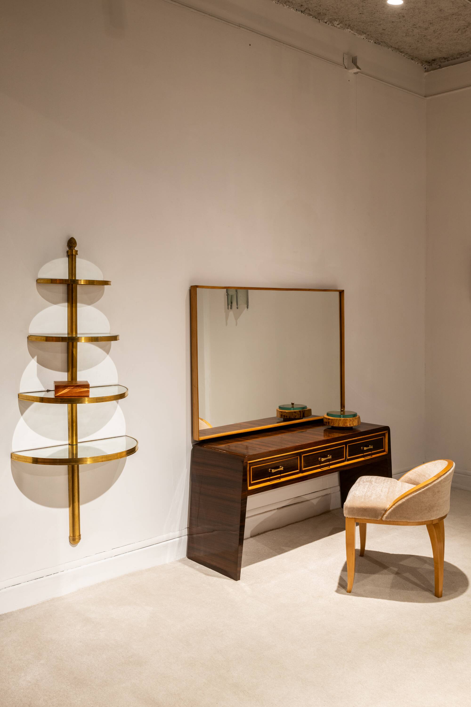 André Arbus chaise de coiffeuse en sycomore velours de mohair 1934