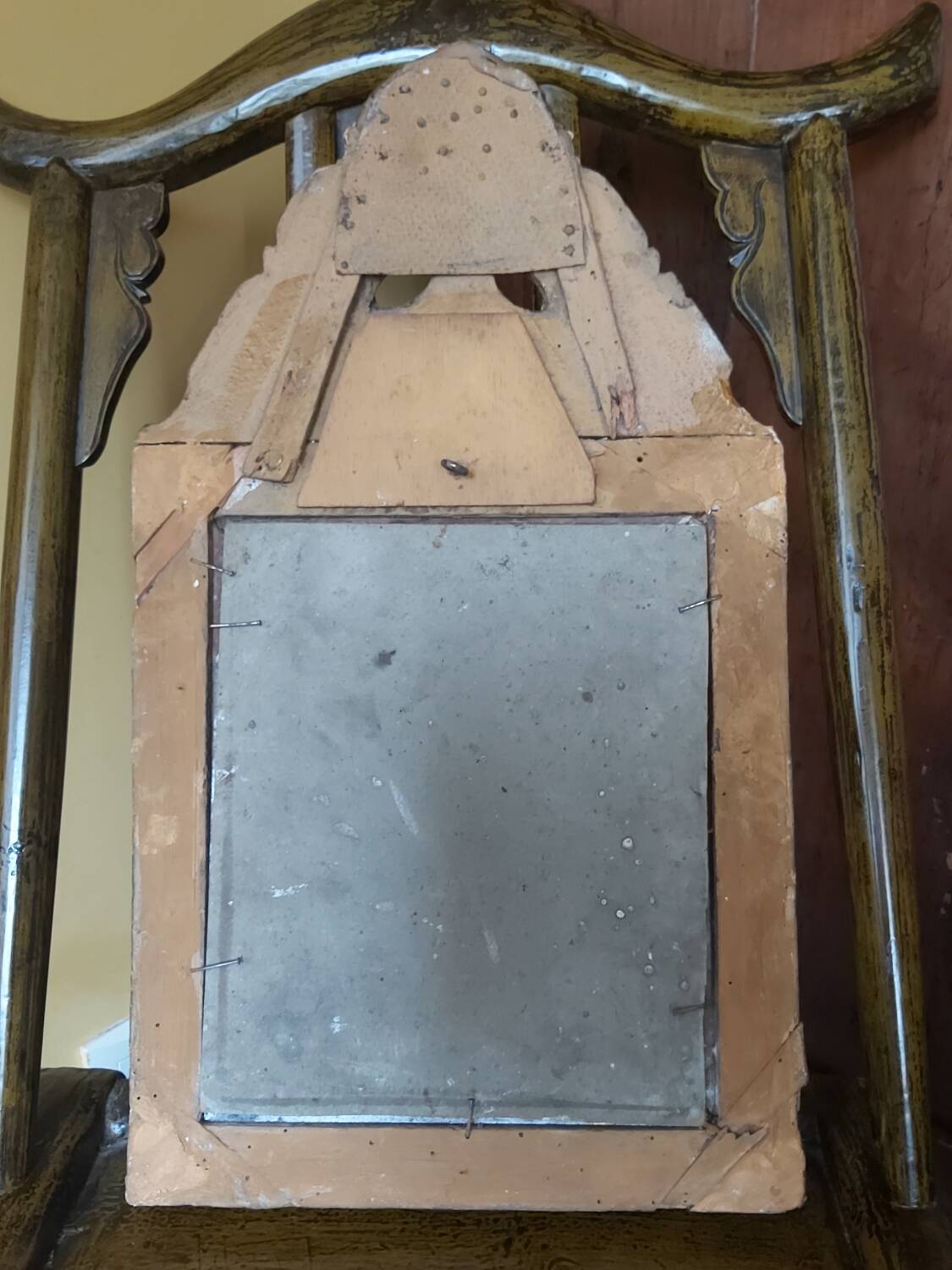 Gilded wooden mirror, 18th century.