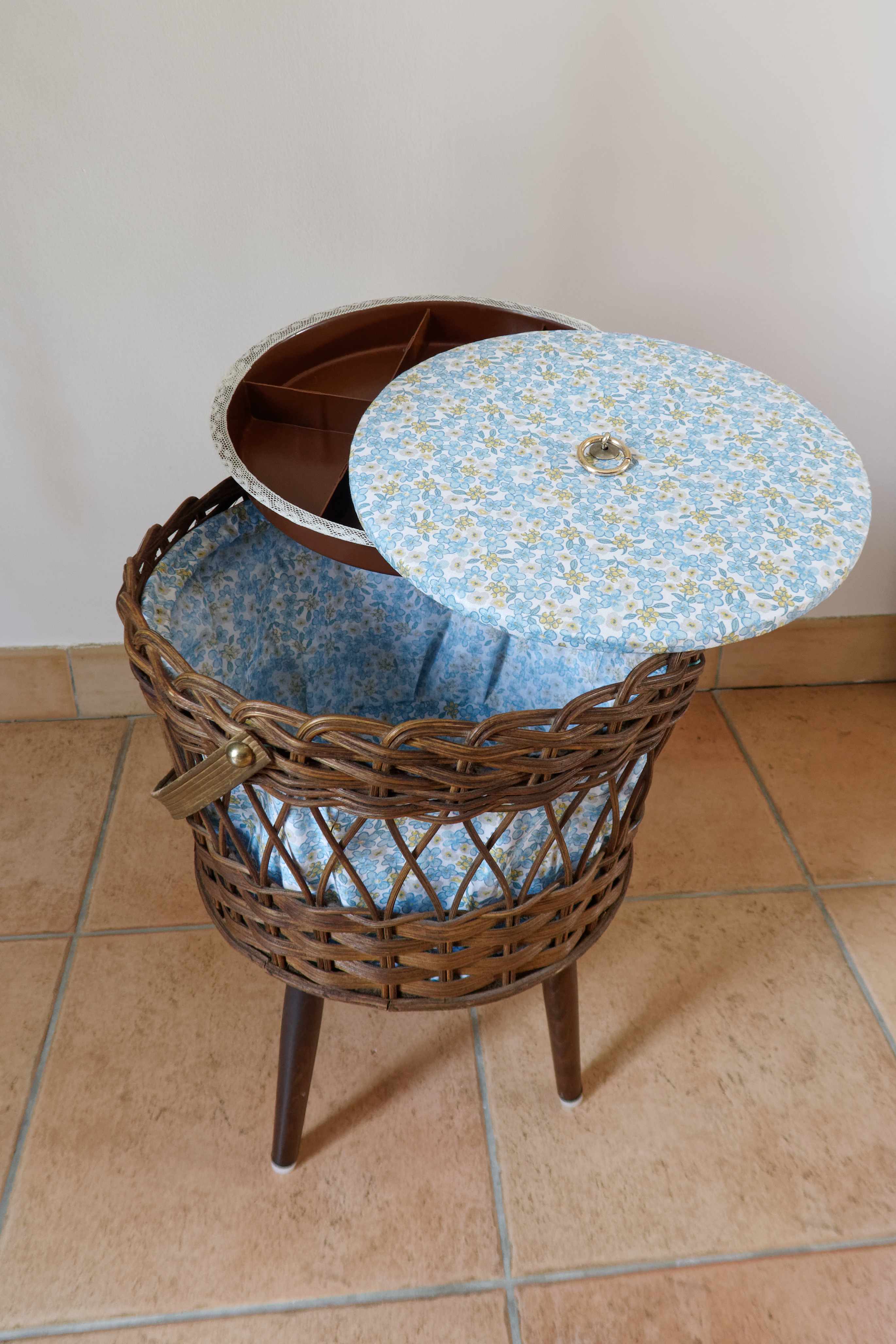 Vintage wicker worker 70s