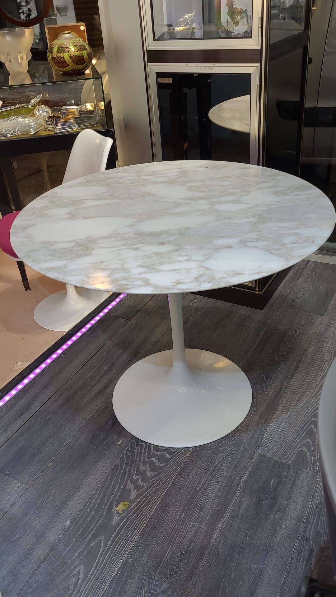 Saarinen table in Calacatta marble round 91 cm
