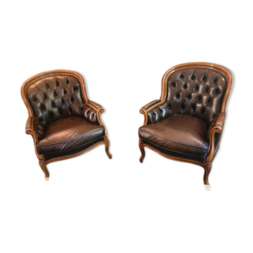 Pair of vintage Chesterfield club armchairs in brown tufted leather –