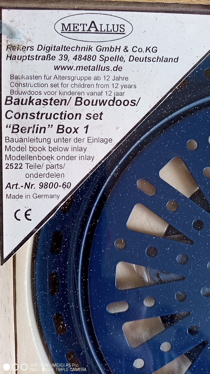 Kit de construction Metallus "Berlin box 1" / n°9800-60 / compatible MECCANO